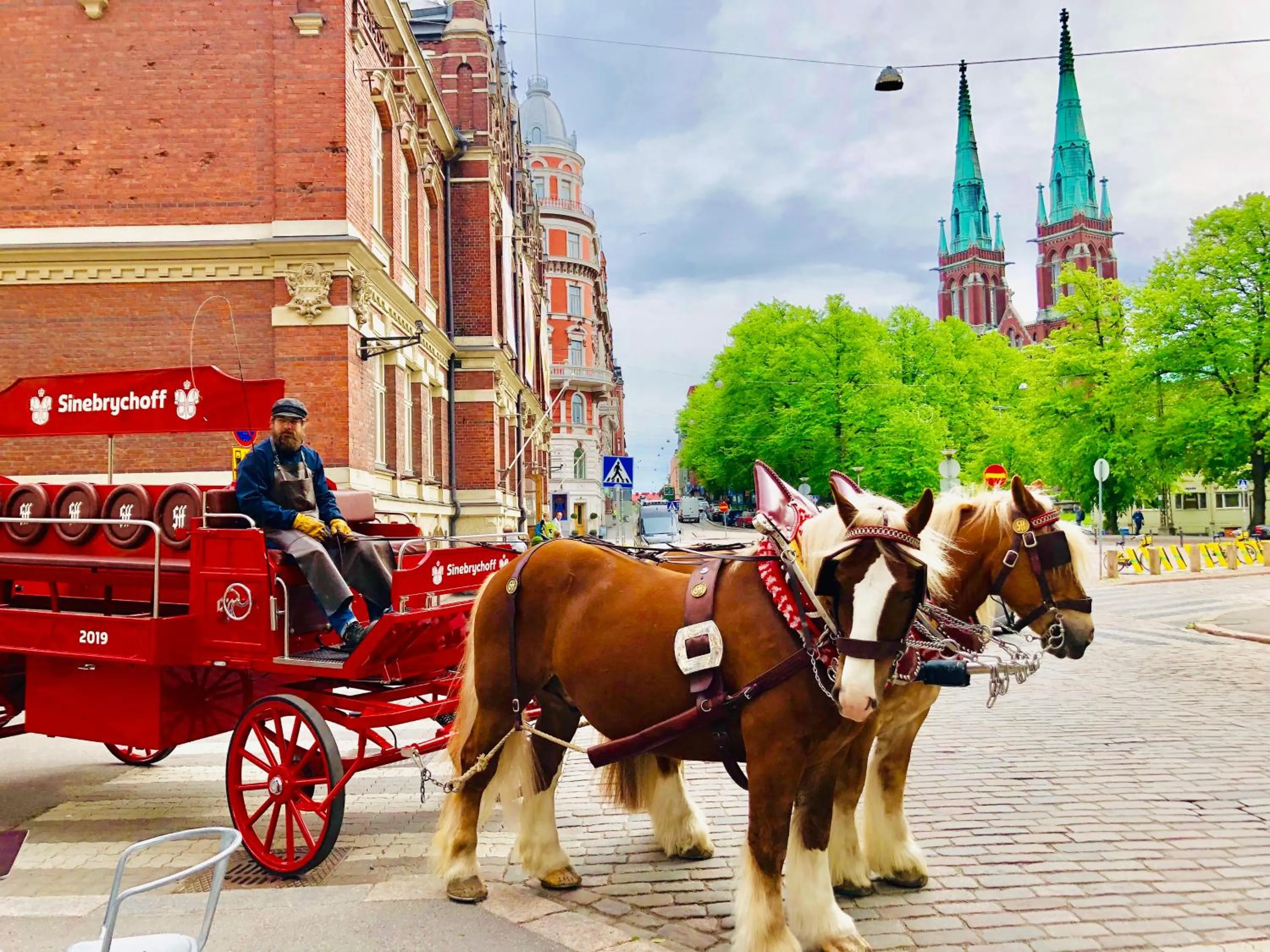 People in Scandinavian Sweet home 18 Heart of City