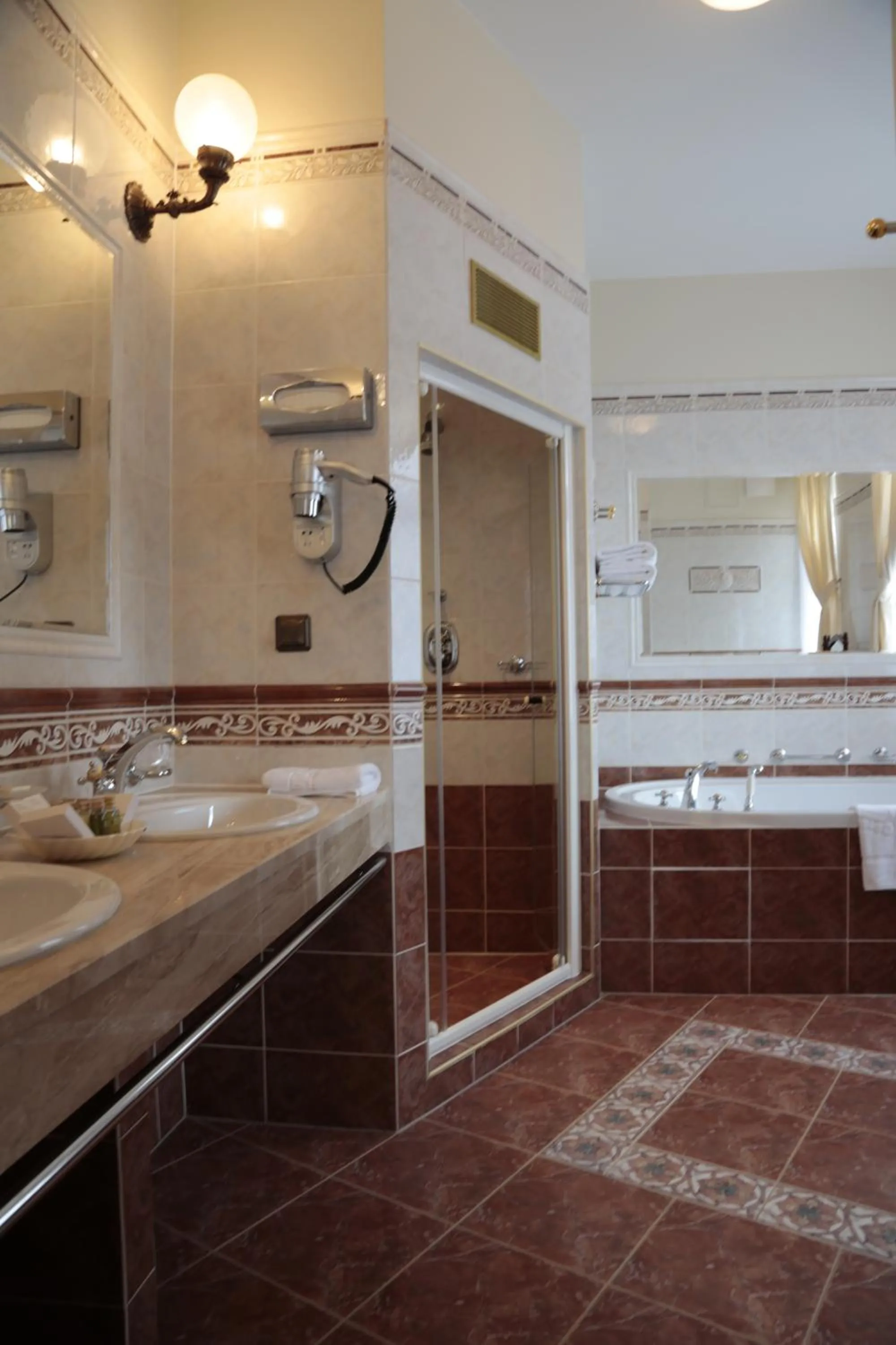 Bathroom in Hotel Vila Livia