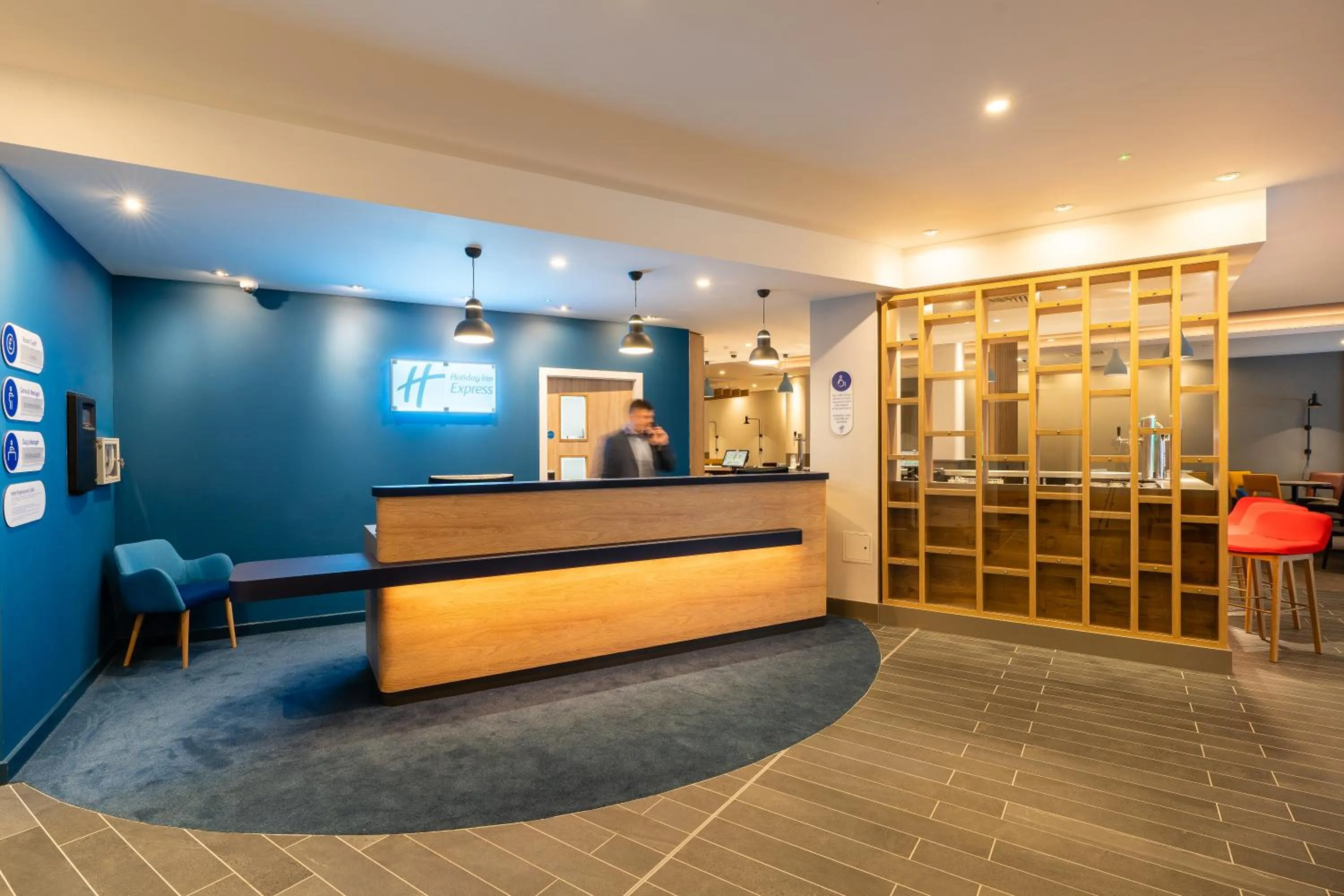 Lobby or reception in Holiday Inn Express - Derry - Londonderry by IHG