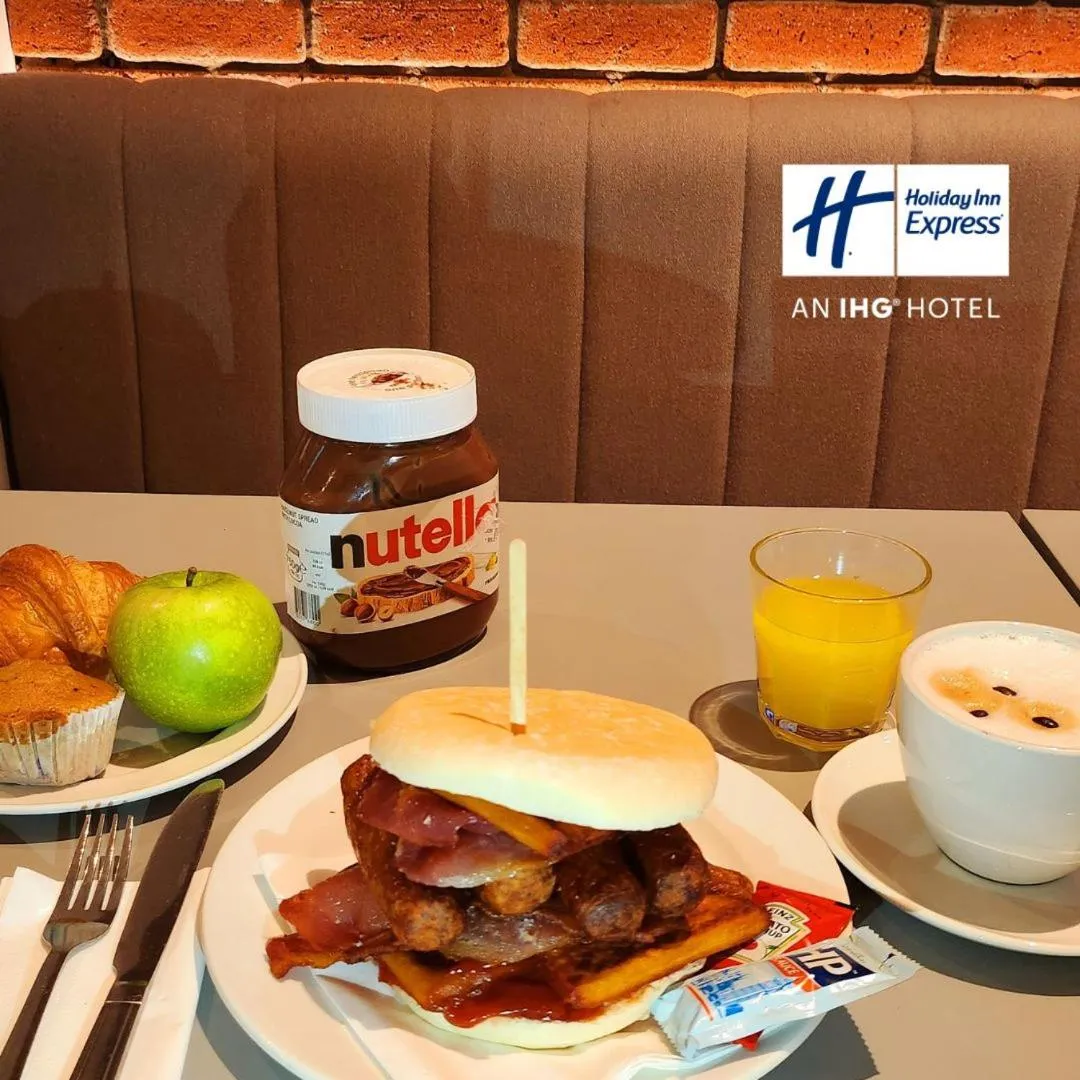Restaurant/places to eat in Holiday Inn Express - Derry - Londonderry by IHG