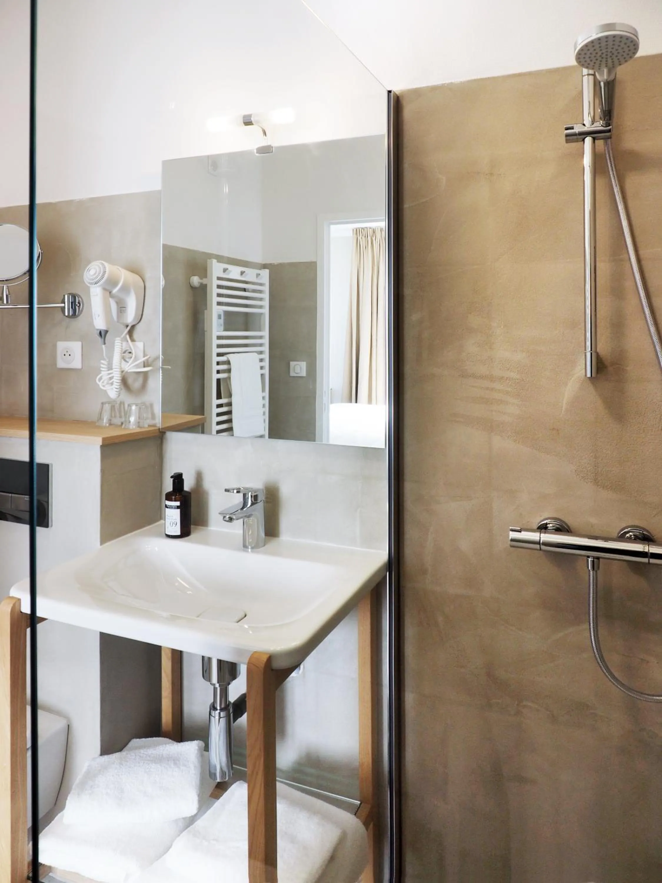 Bathroom in Le Roc'h Ar Mor