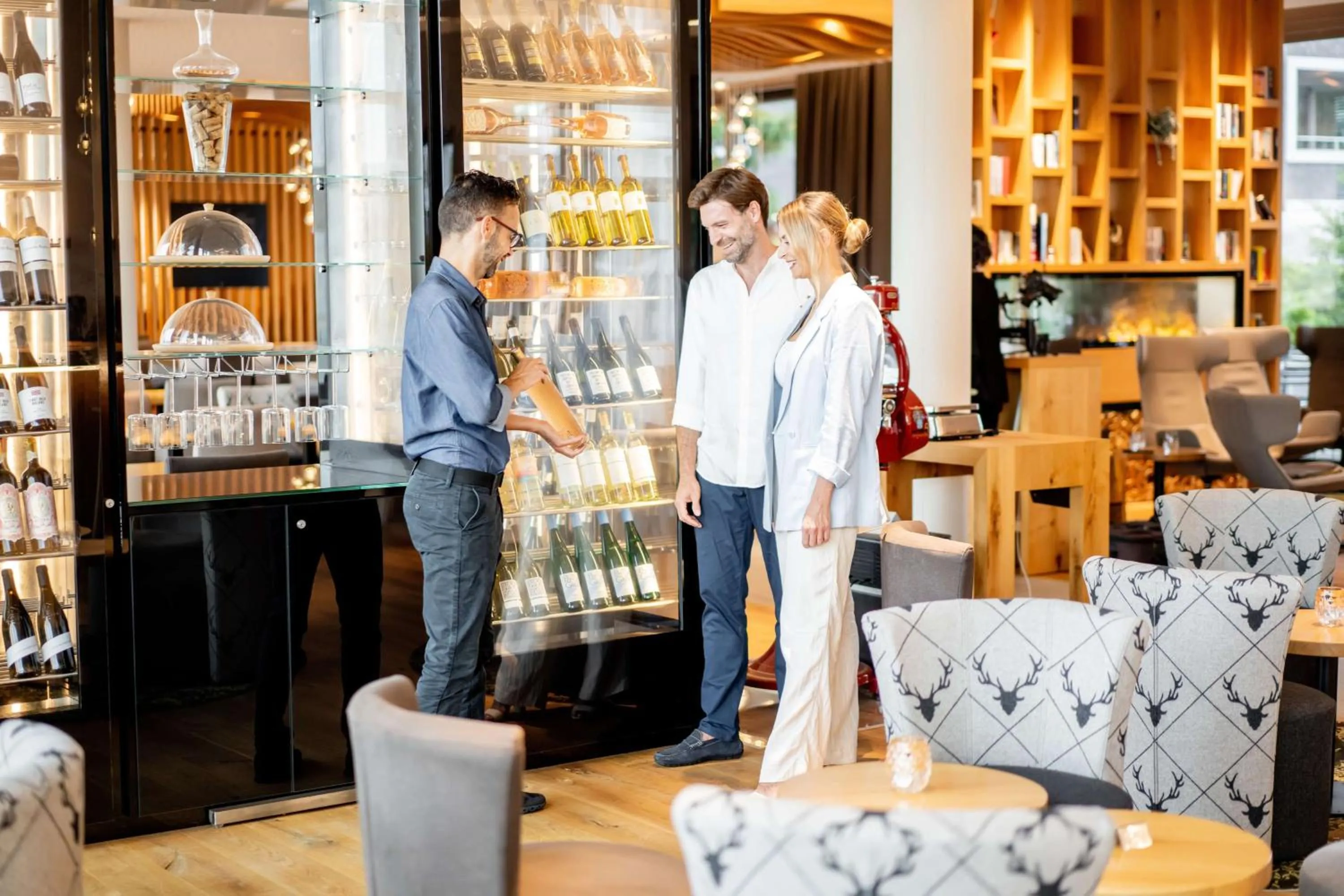 Restaurant/places to eat in Hotel Allegra Lodge