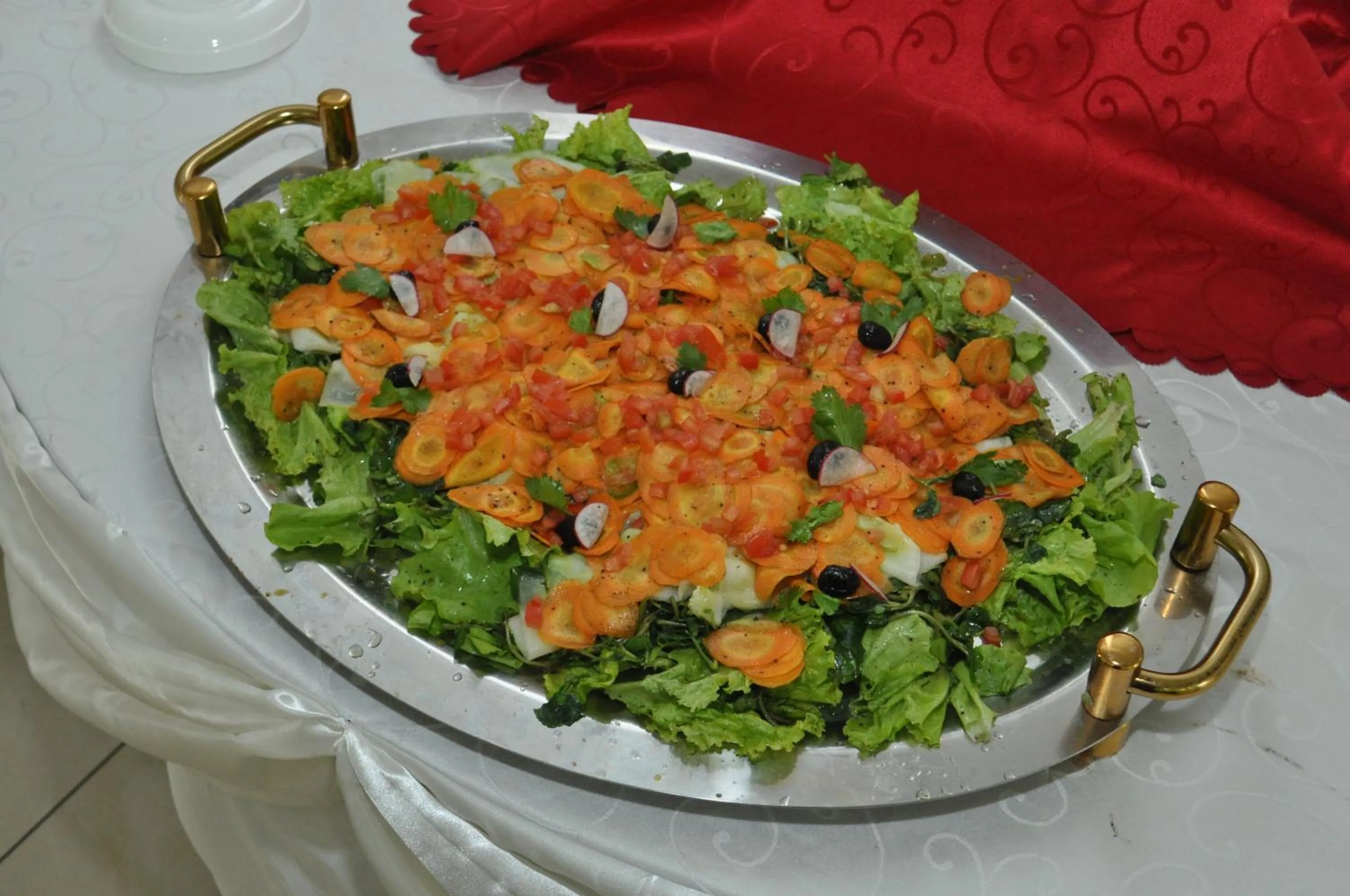 Restaurant/places to eat in Hôtel Sky blue Mada