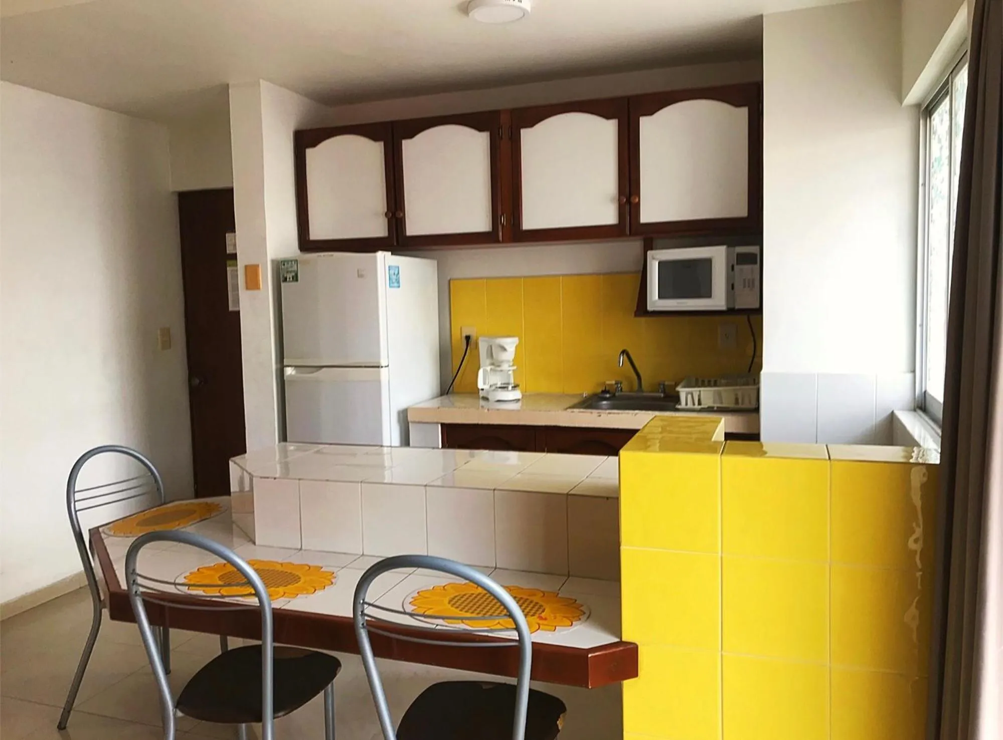 Kitchen or kitchenette in Hotel Suites Regina