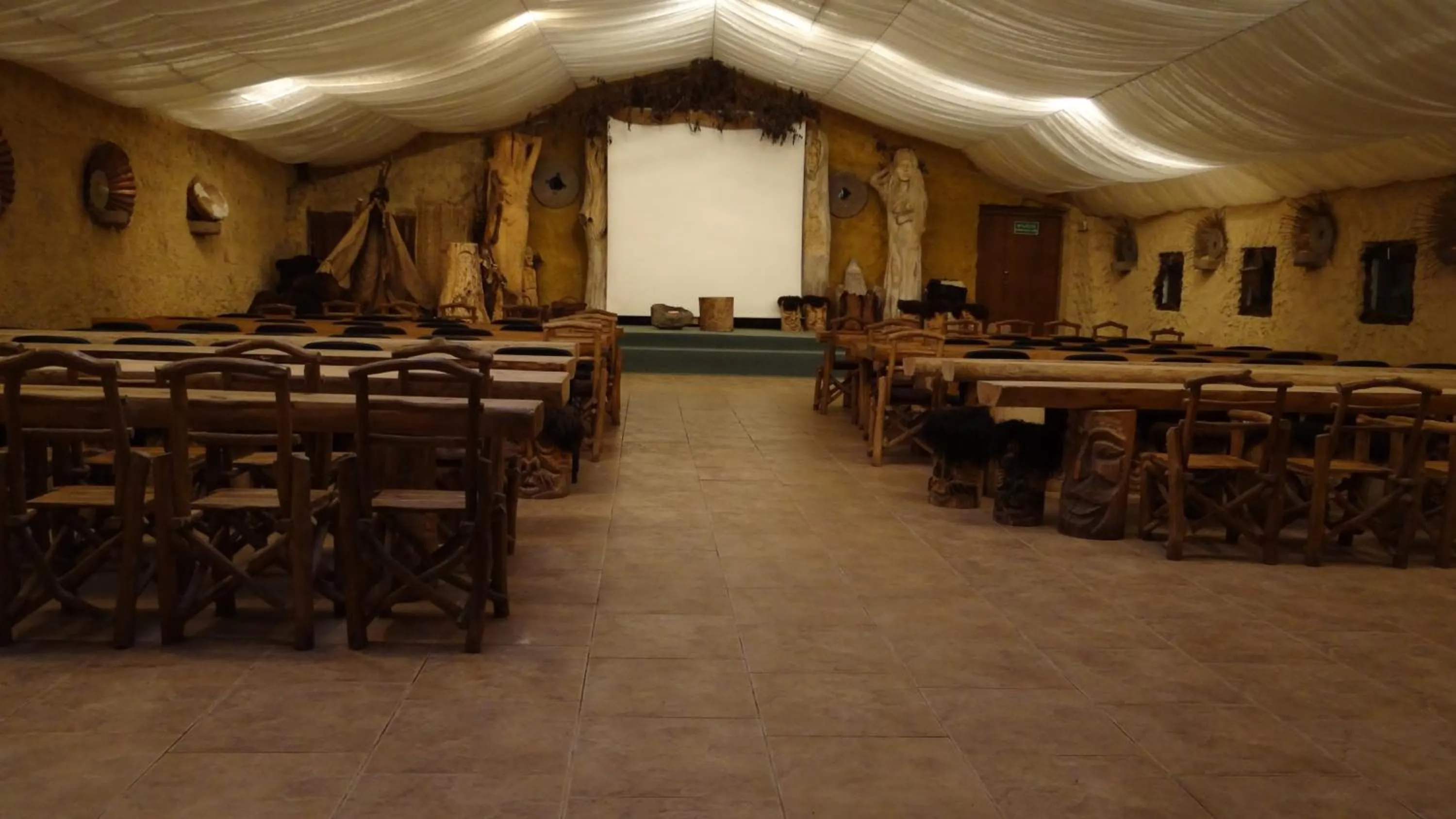 Business facilities in Galindia