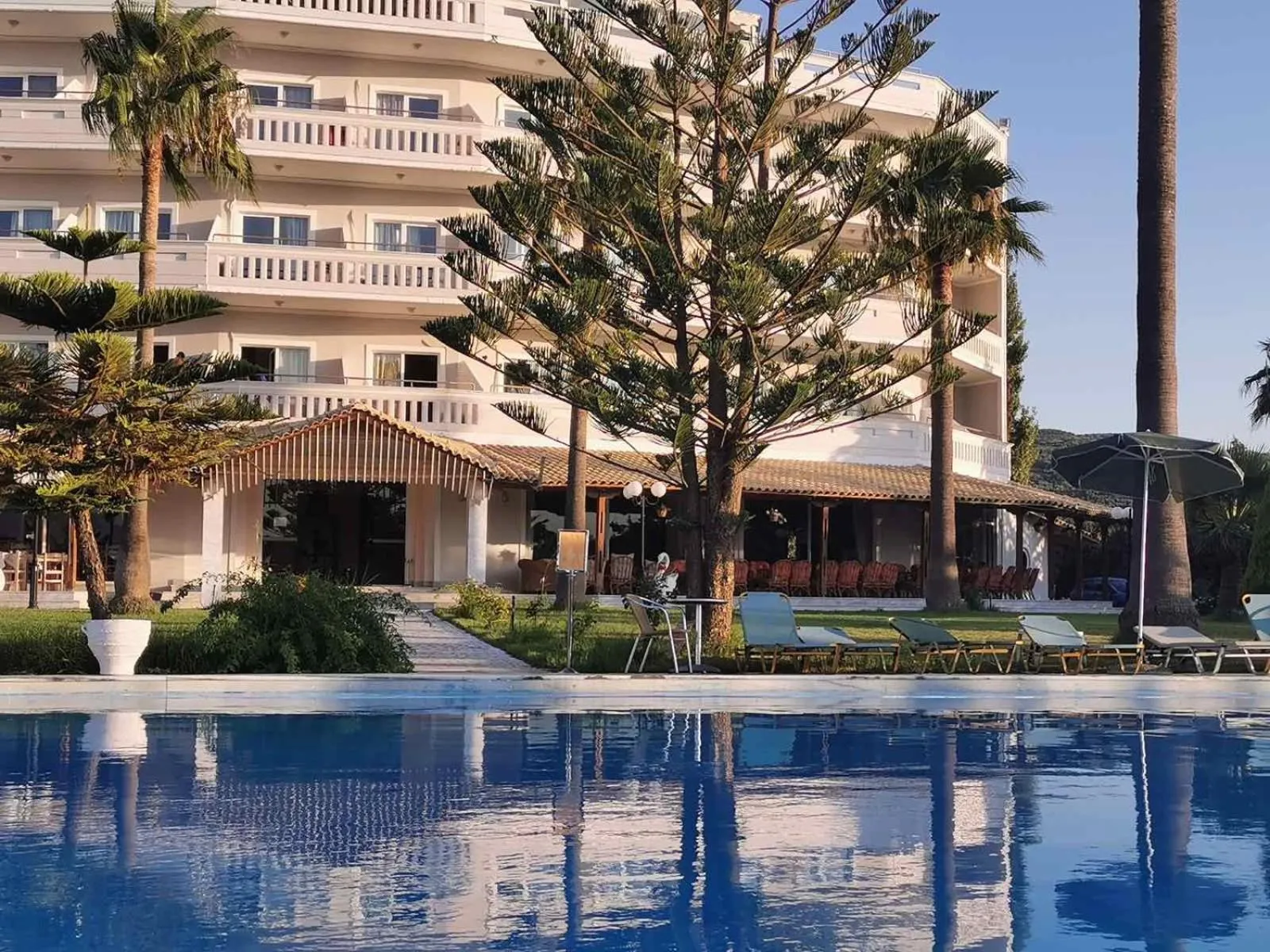 Property building in Regina Hotel