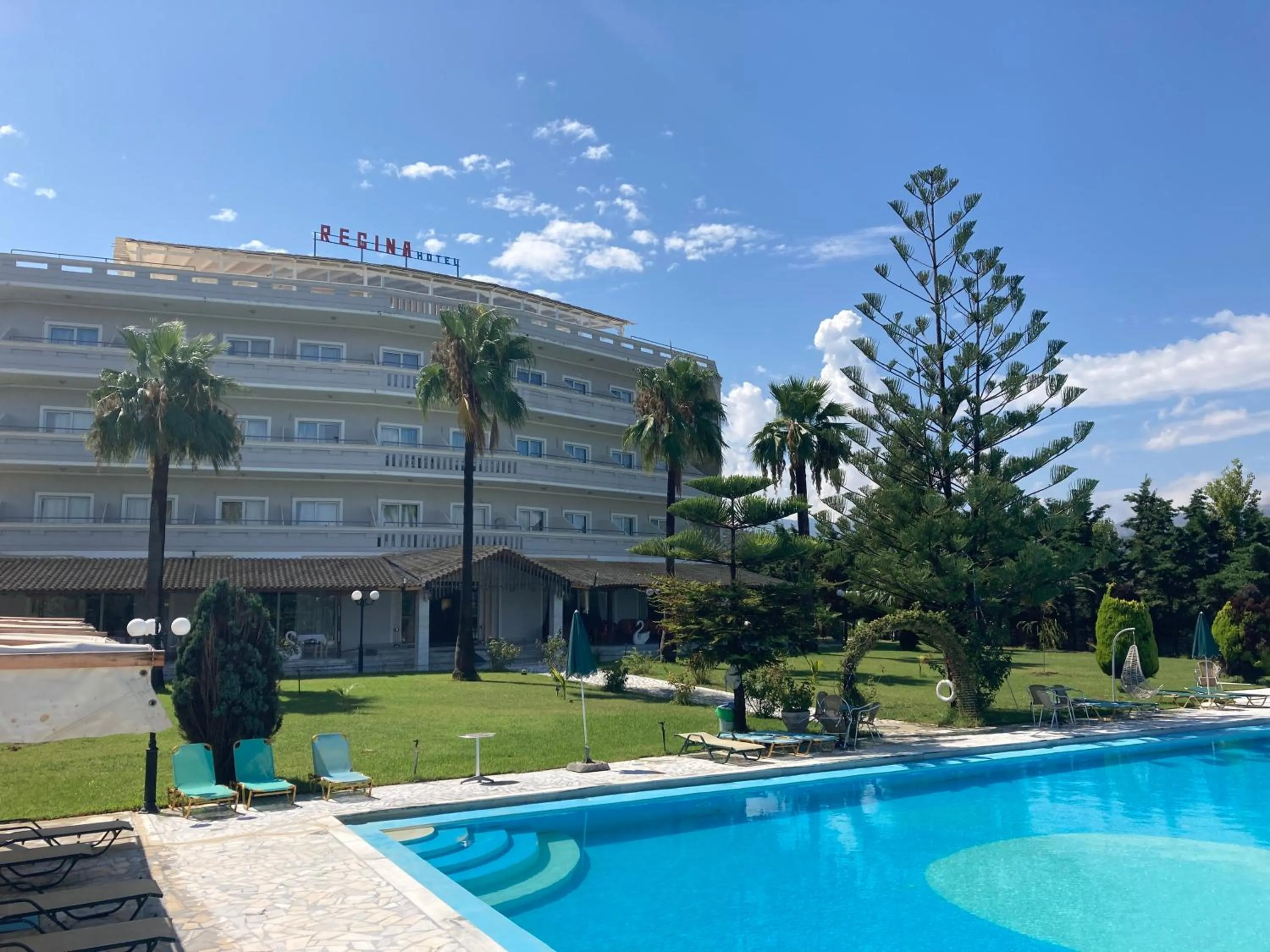 Property building in Regina Hotel