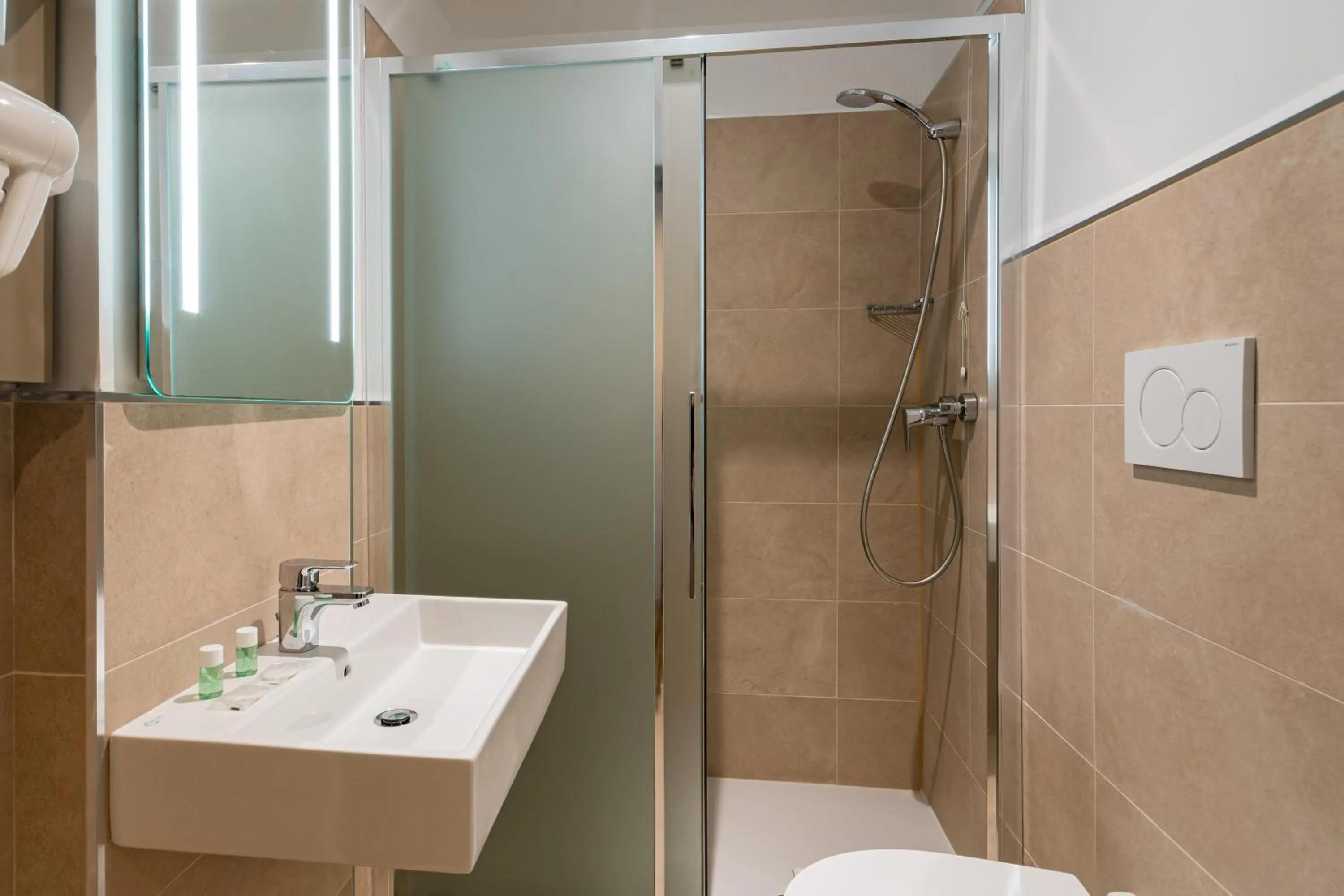 Bathroom in B&B Hotel Roma Pietralata Tiburtina