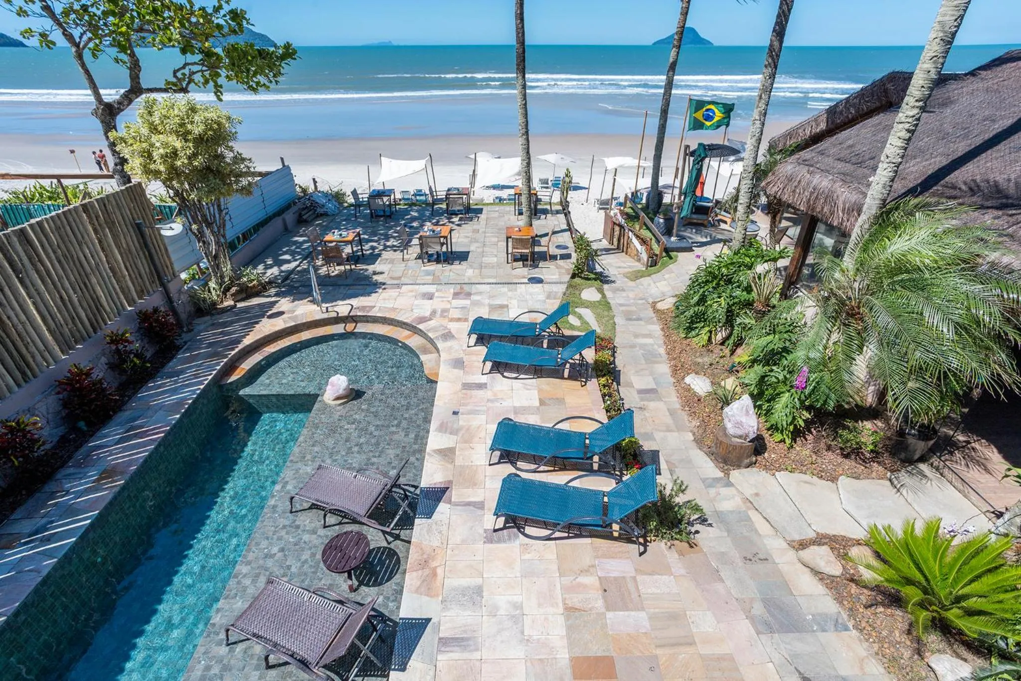 Chez Louise et Louis Pé na Areia