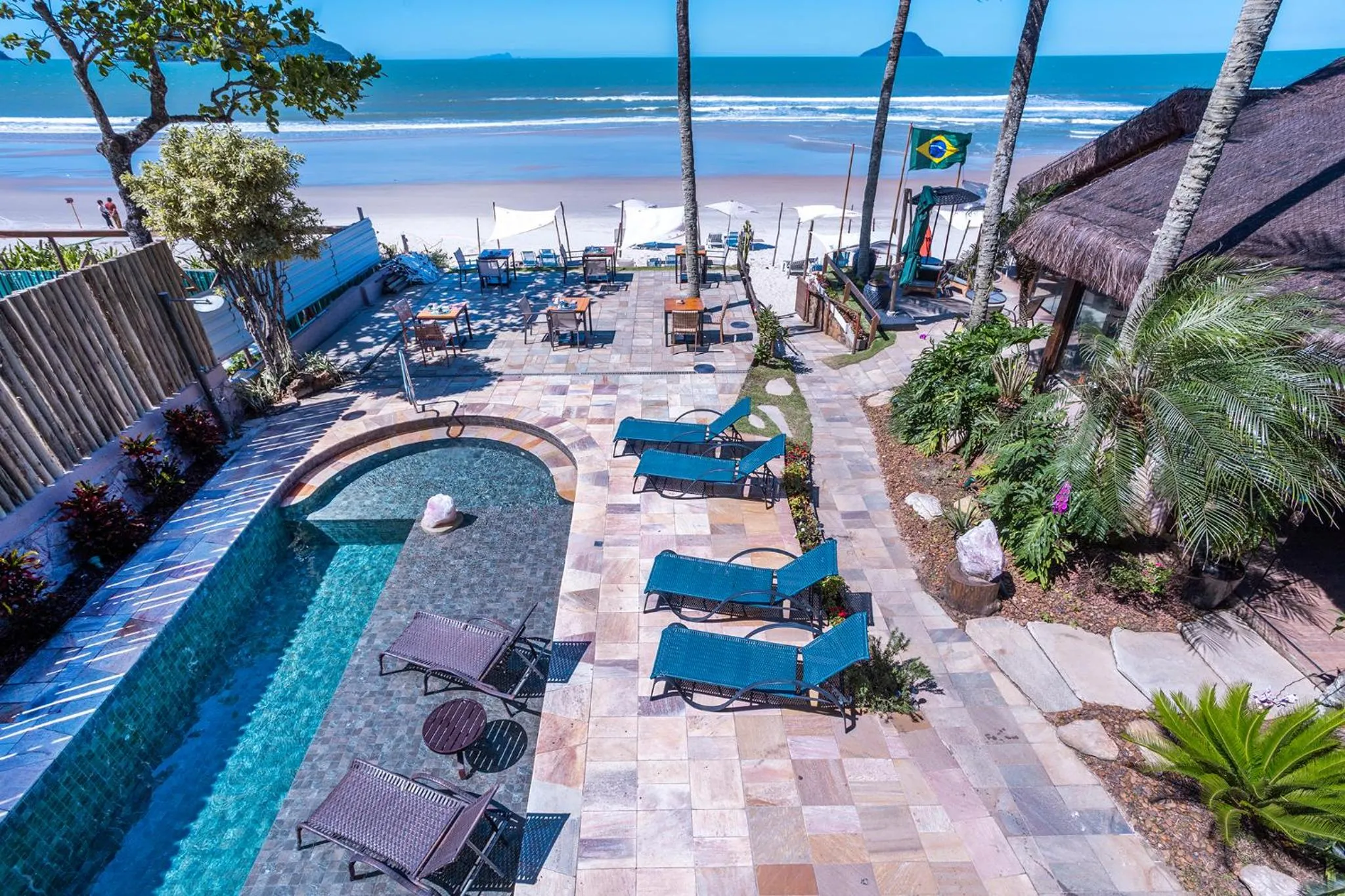 Chez Louise et Louis Pé na Areia