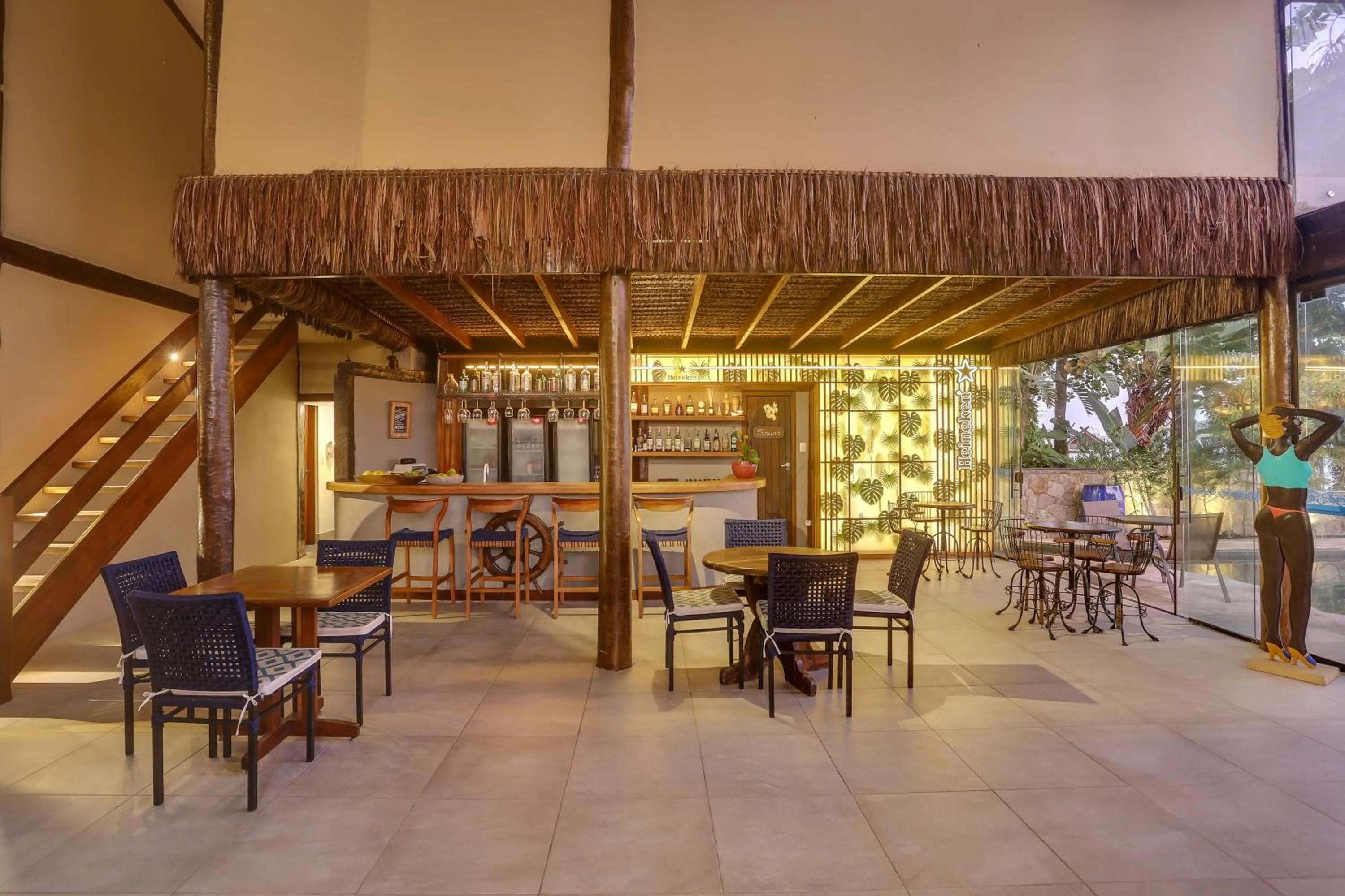 Restaurant/places to eat in Chez Louise et Louis Pé na Areia