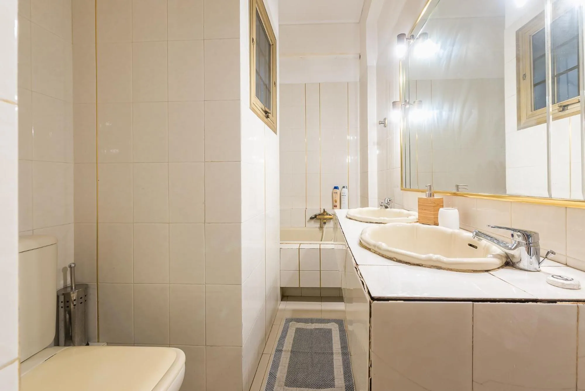 Victoria Capitan Apartments