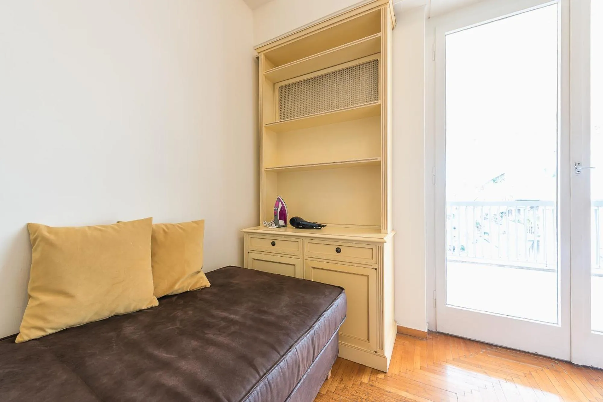 Bed in Victoria Capitan Apartments