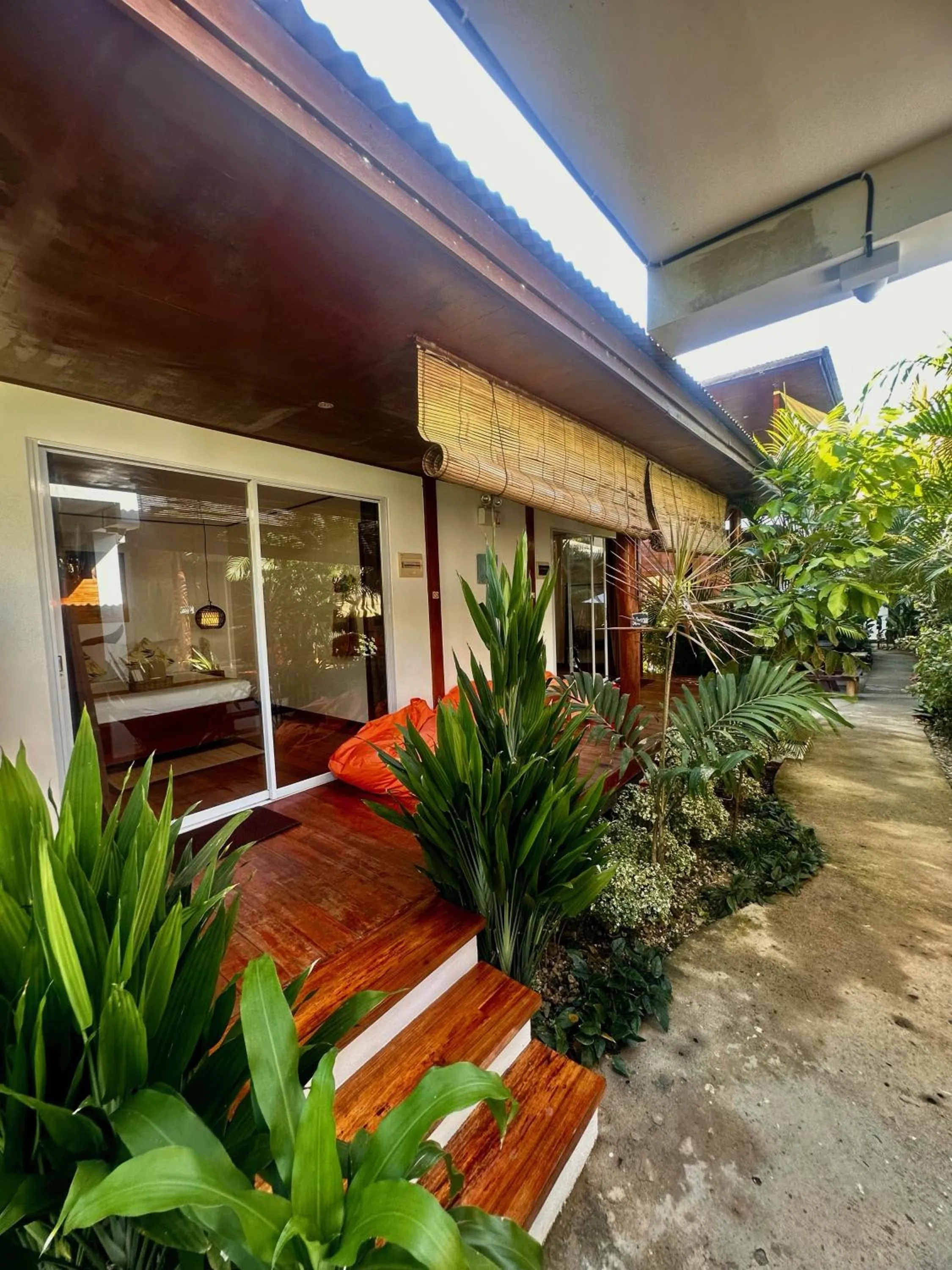 Day in Bella Athena Garden