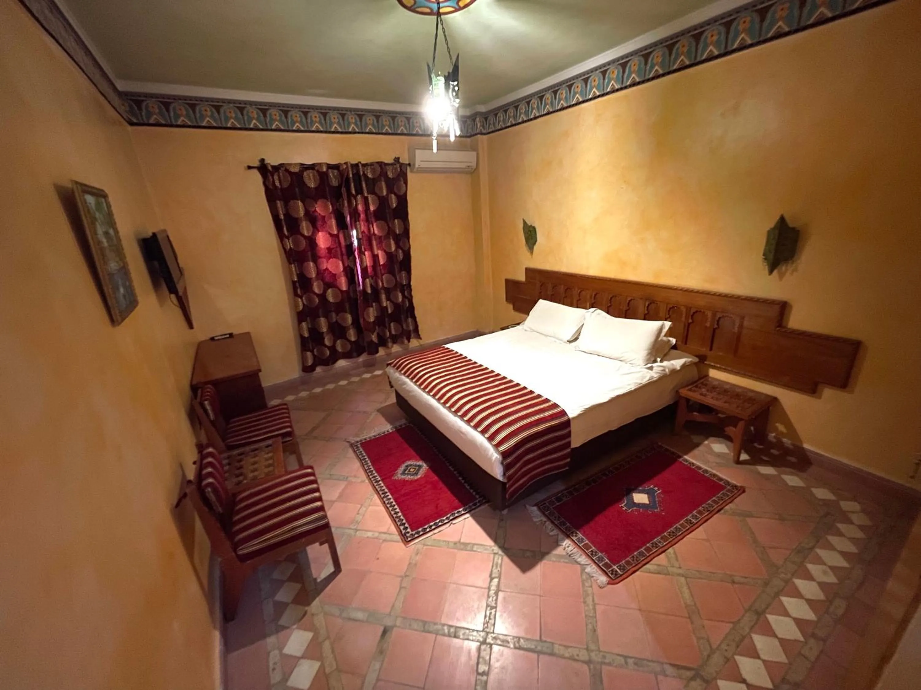 Photo of the whole room, Bed in Hotel Kasbah Lamrani