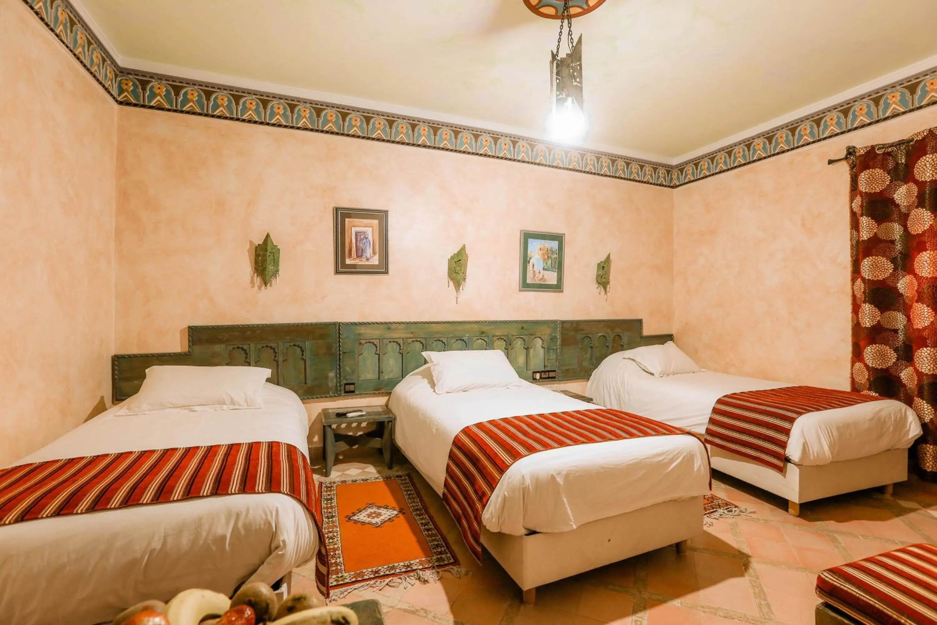 Bed in Hotel Kasbah Lamrani