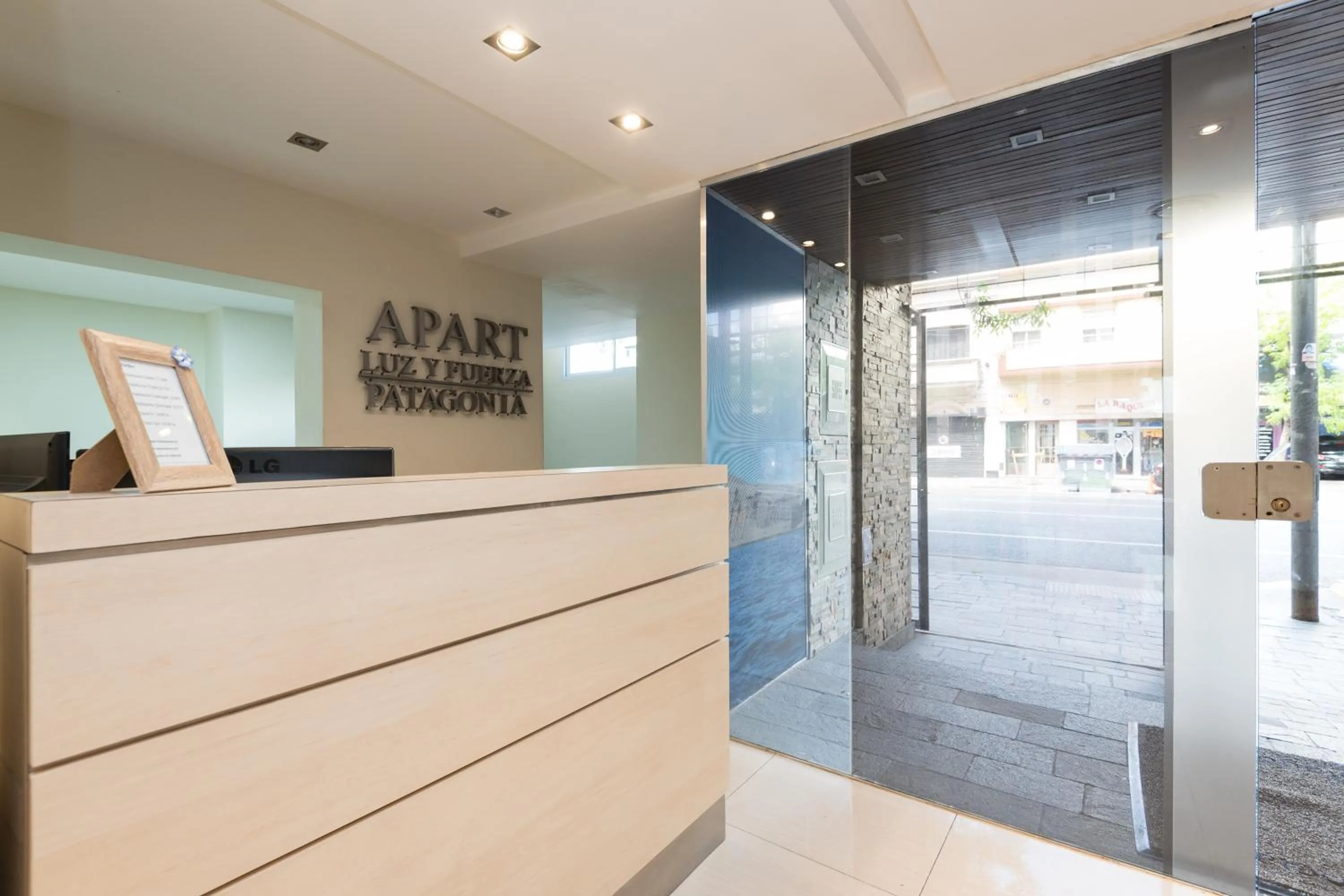 Lobby or reception in Apart Hotel Independencia - Luz y Fuerza Patagonia