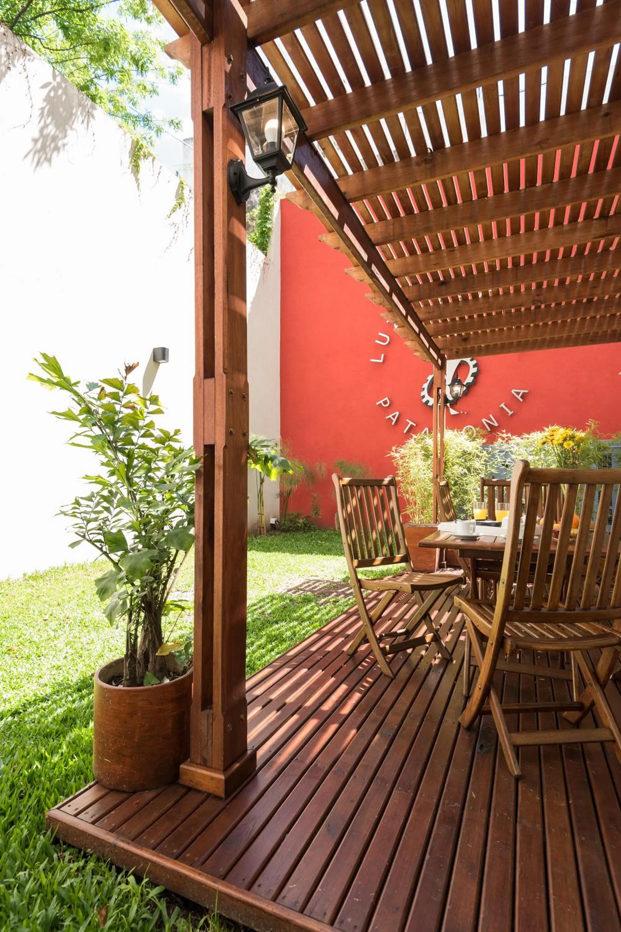 Garden in Apart Hotel Independencia - Luz y Fuerza Patagonia