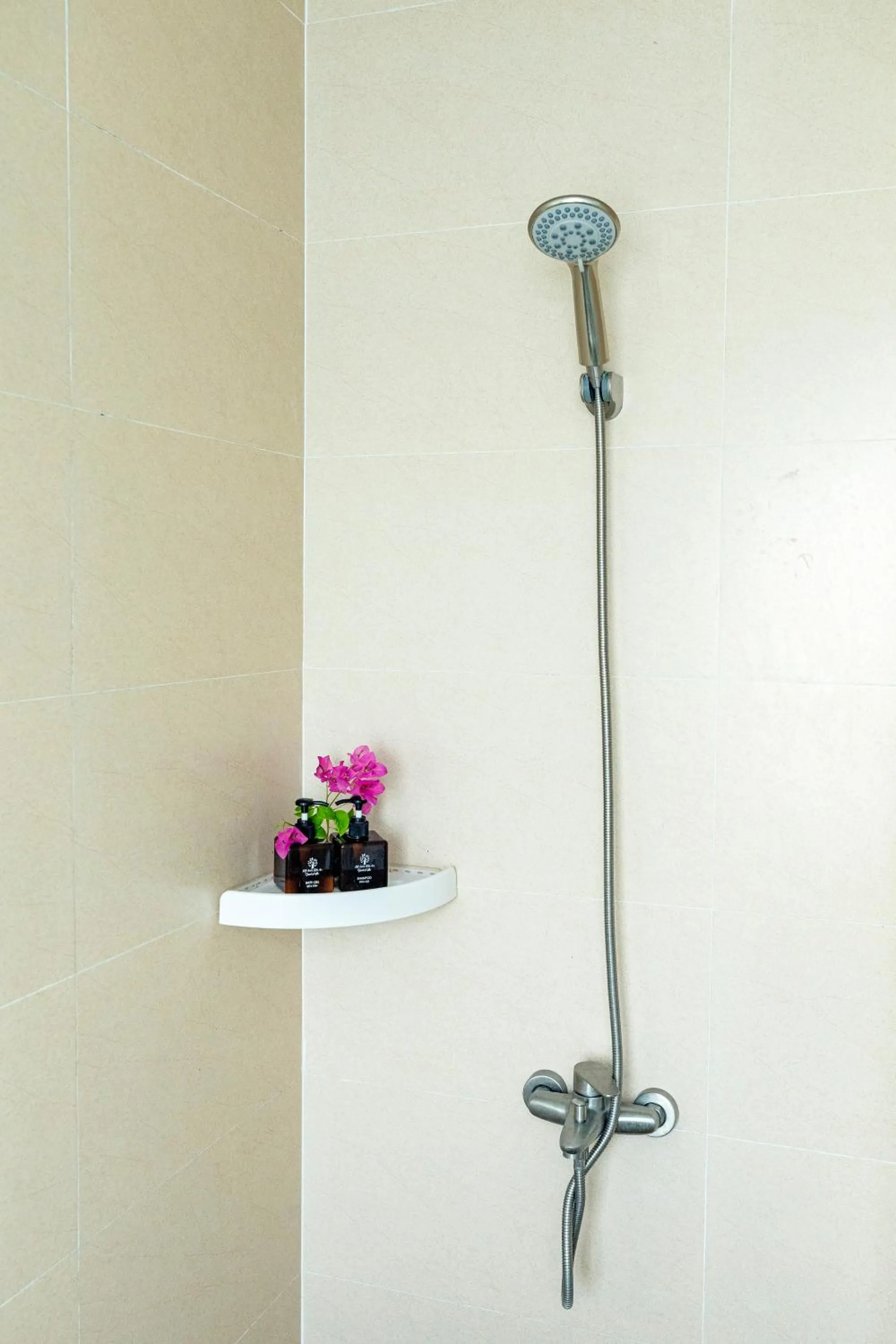 Shower in My Anh Boutique Villa Hoi An