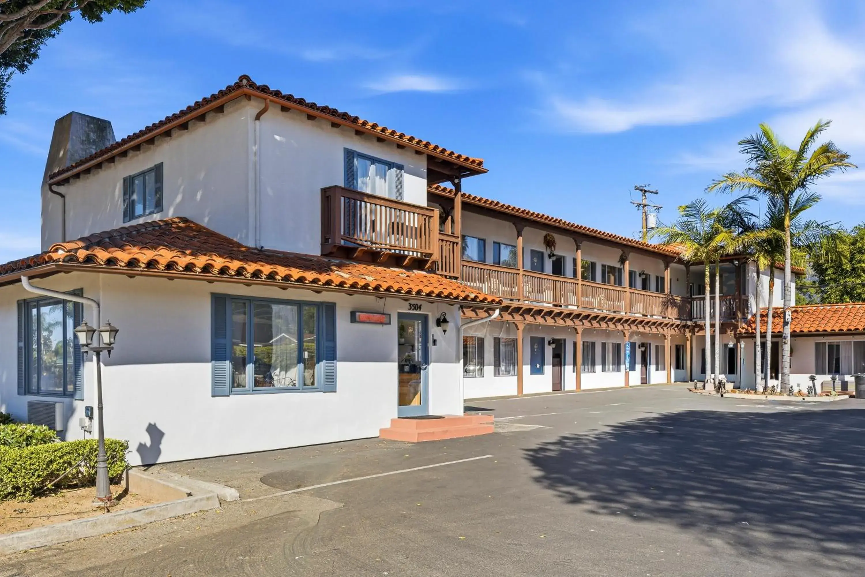 Property building in Sunset Motel Property building in Sunset Motel