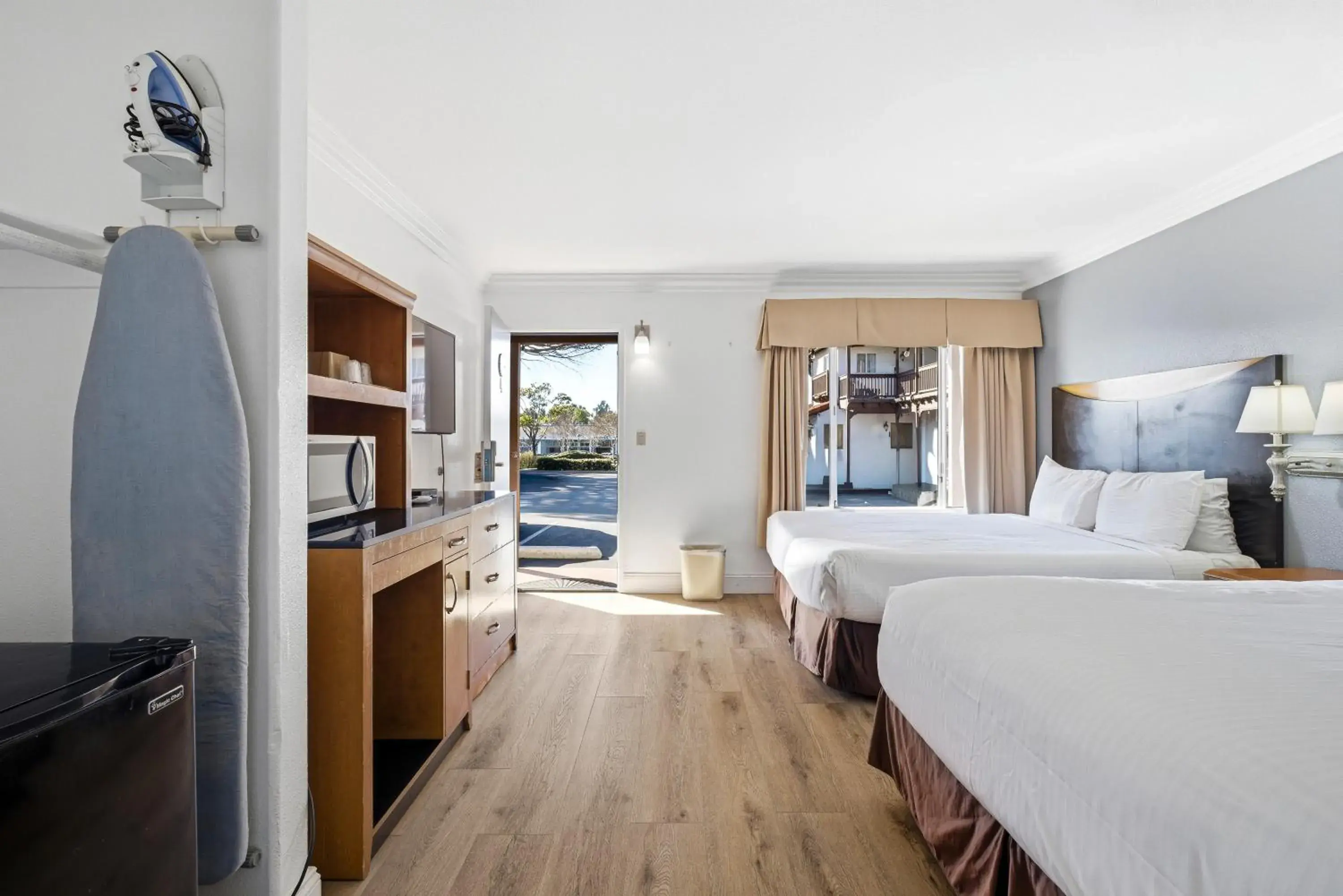 Bed in Sunset Motel Bed in Sunset Motel