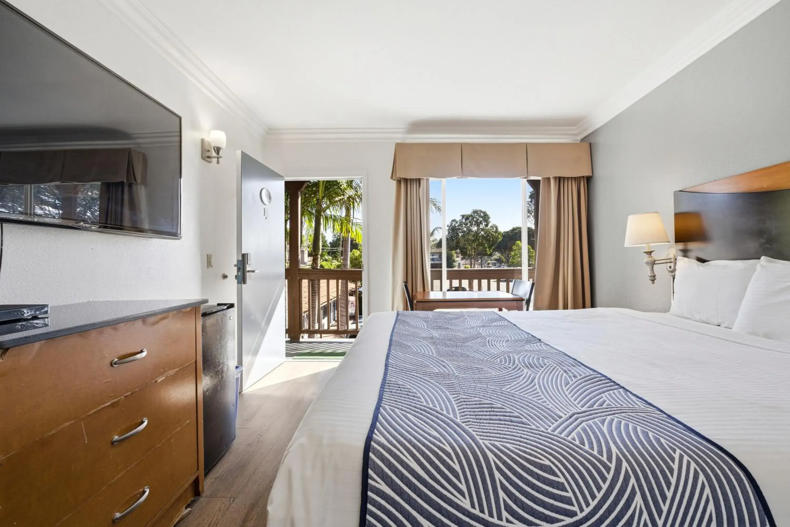 Bed in Sunset Motel Bed in Sunset Motel