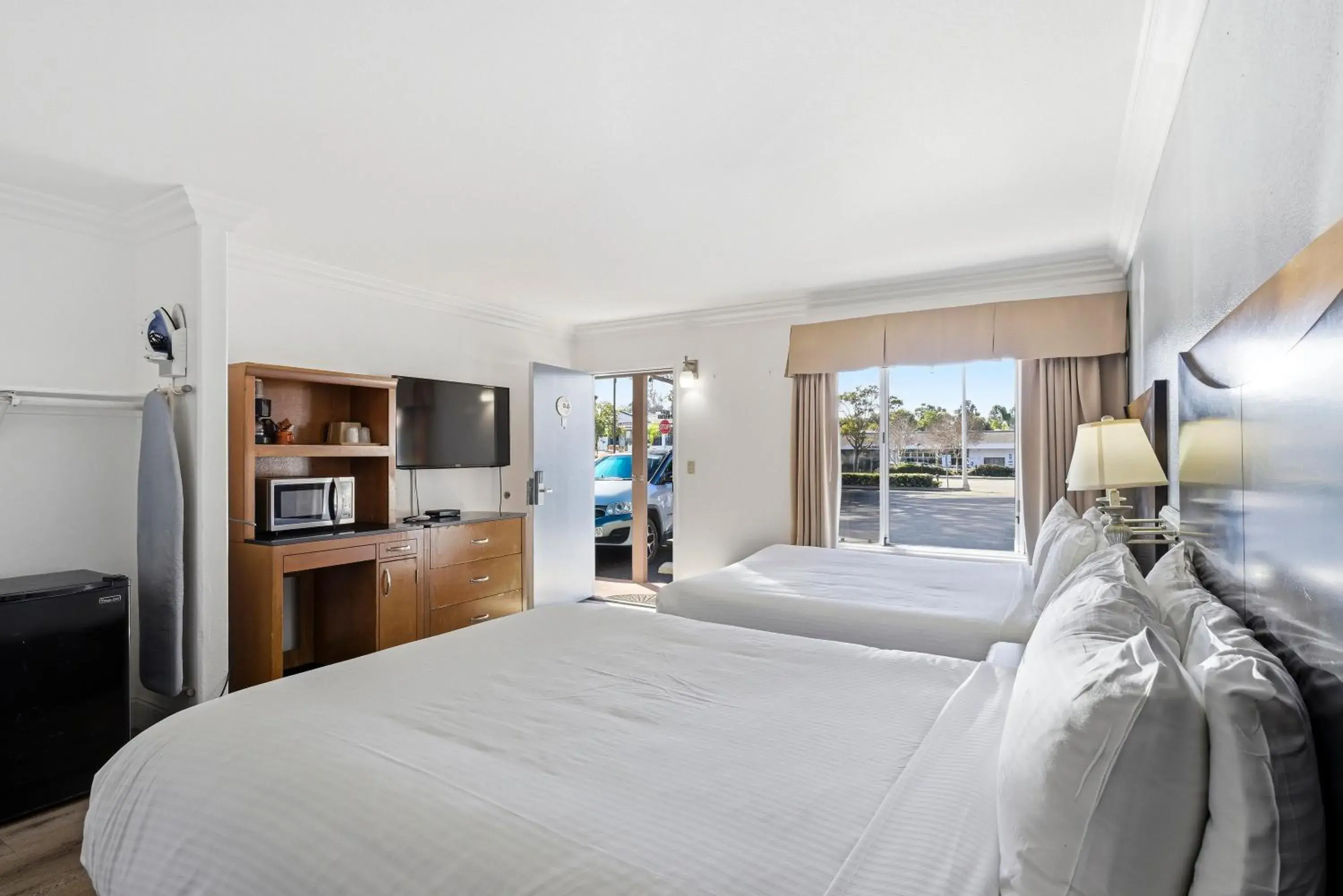 Bed in Sunset Motel Bed in Sunset Motel