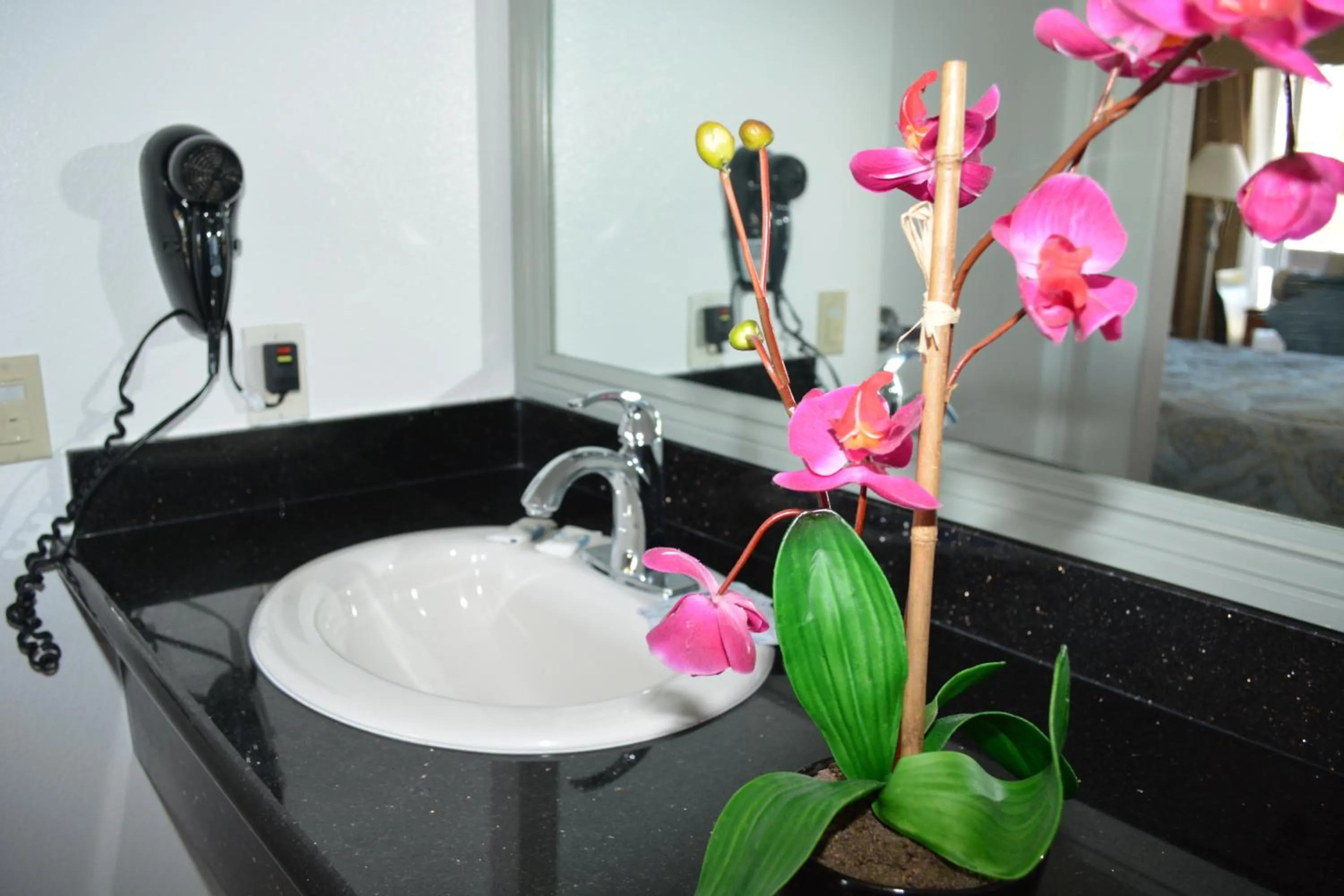 Bathroom in Sunset Motel