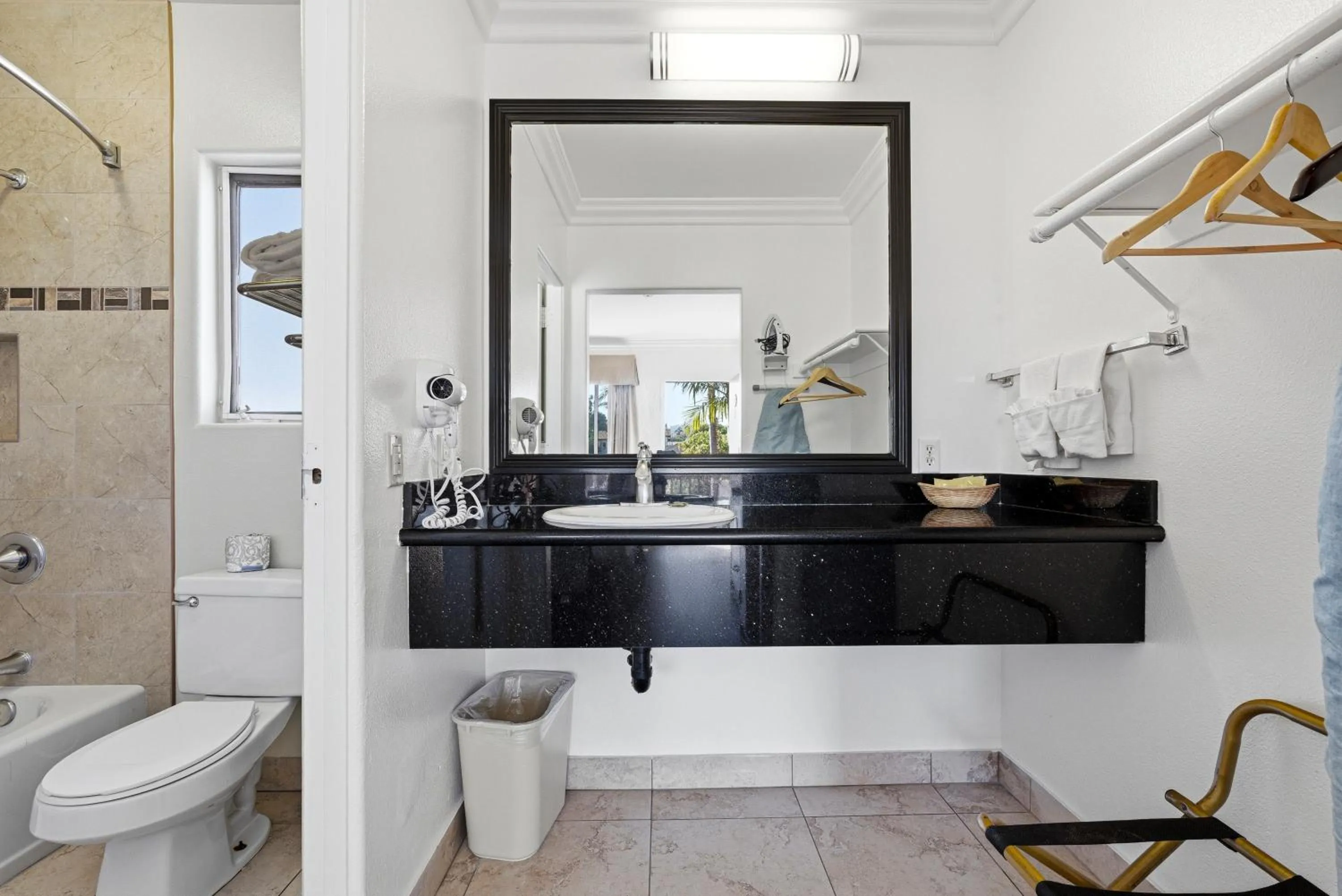 Bathroom in Sunset Motel