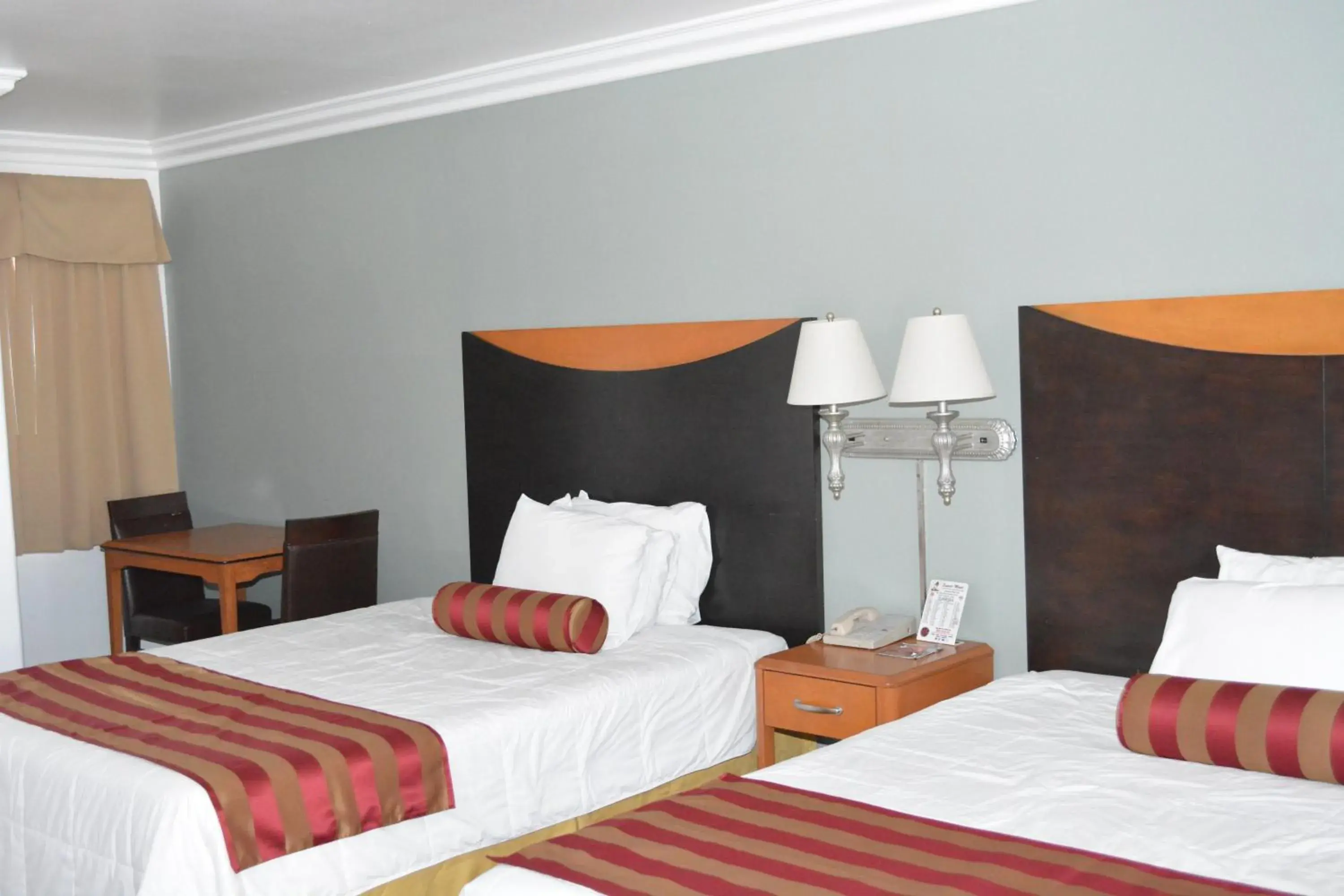 Bedroom, Bed in Sunset Motel Bedroom, Bed in Sunset Motel