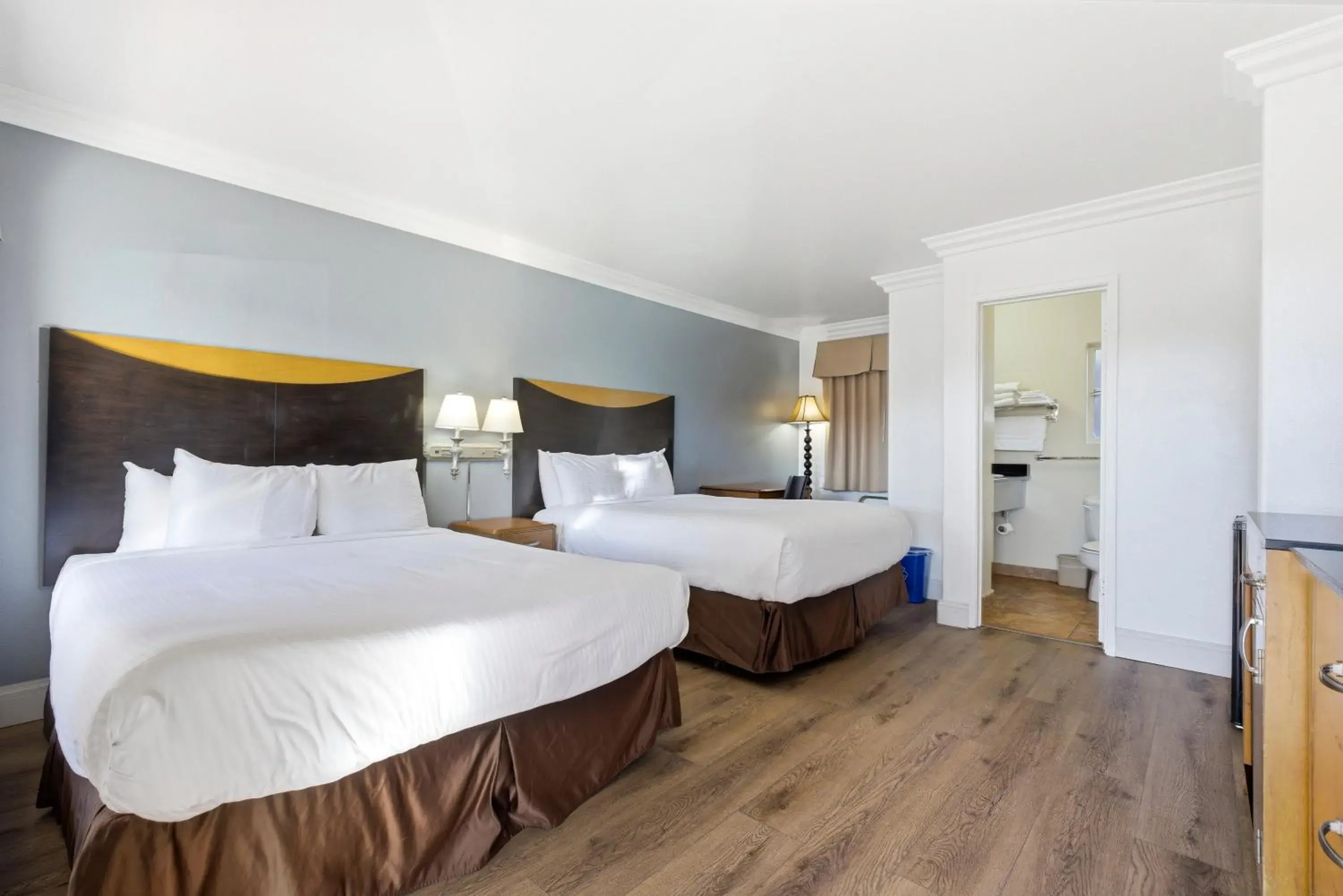 Bed in Sunset Motel Bed in Sunset Motel