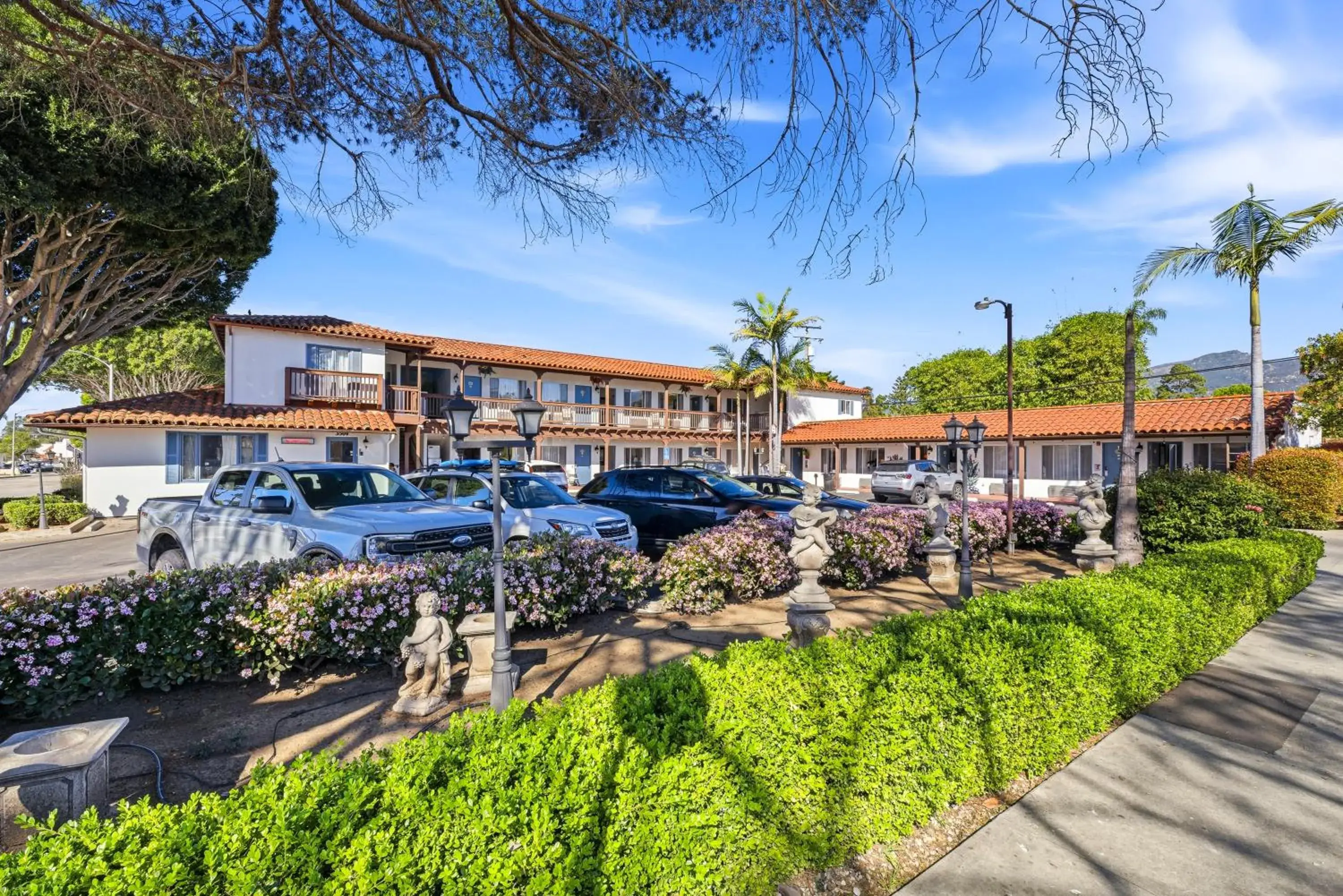 Property building in Sunset Motel Property building in Sunset Motel