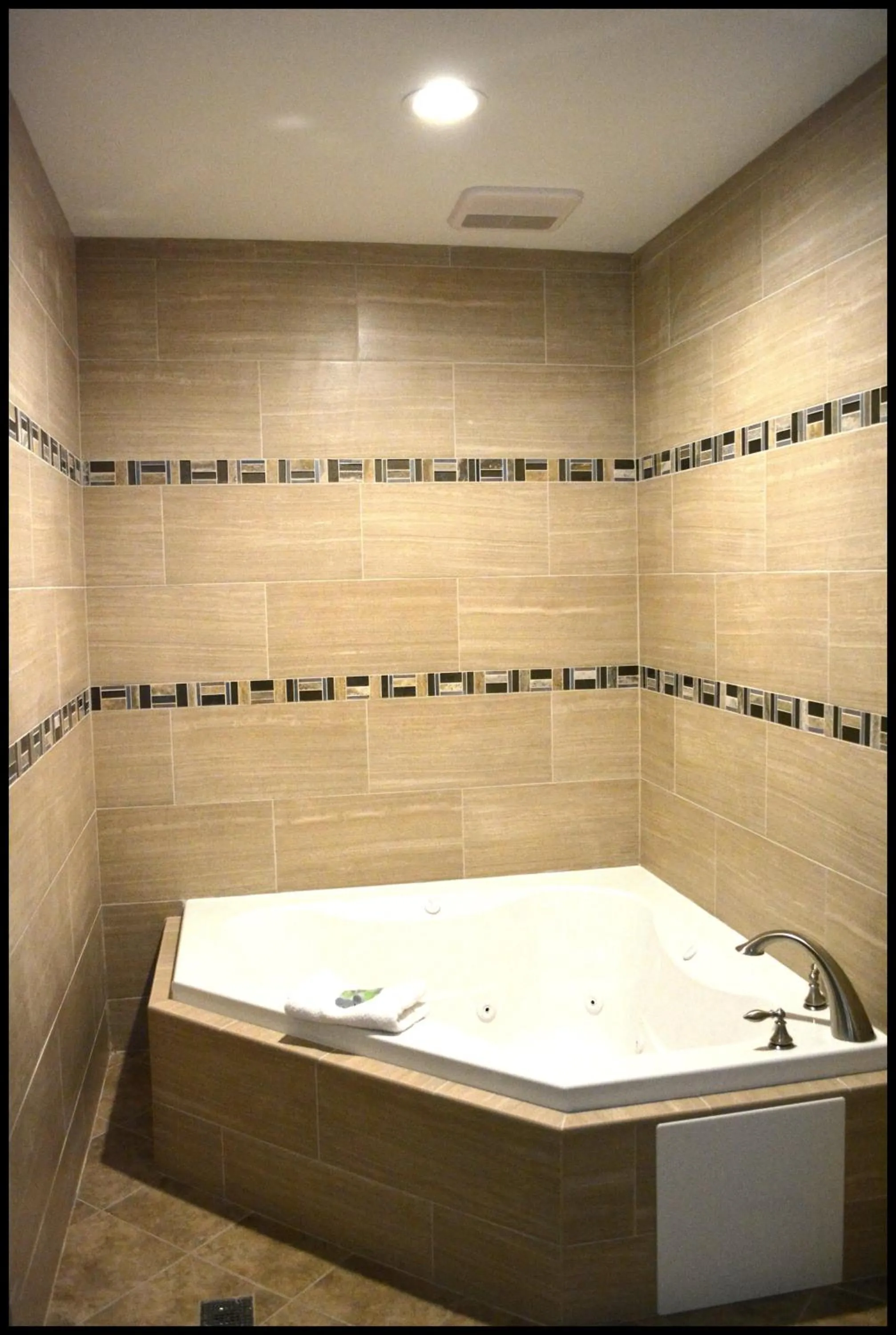 Bathroom in Sunset Motel