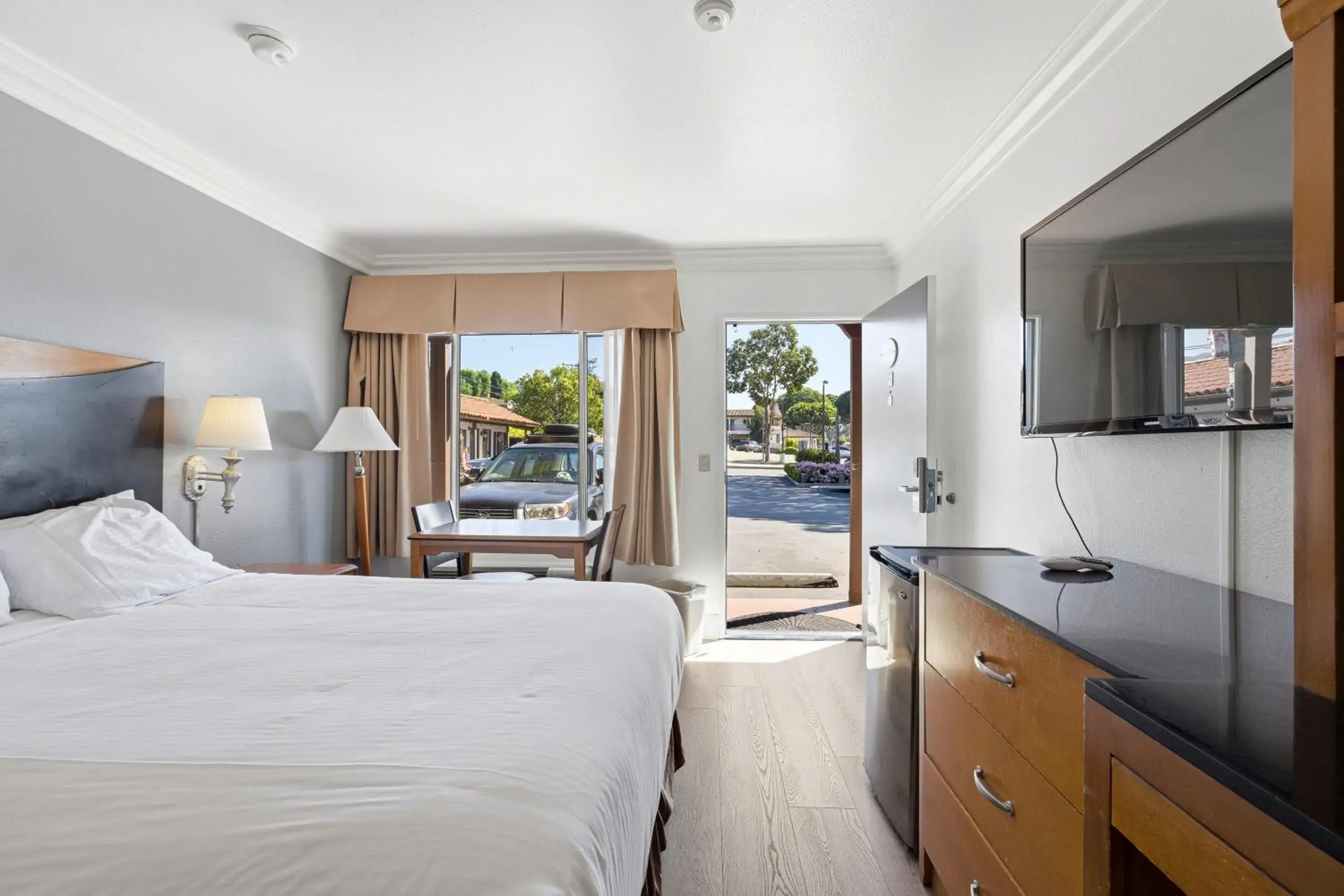 Bed in Sunset Motel Bed in Sunset Motel