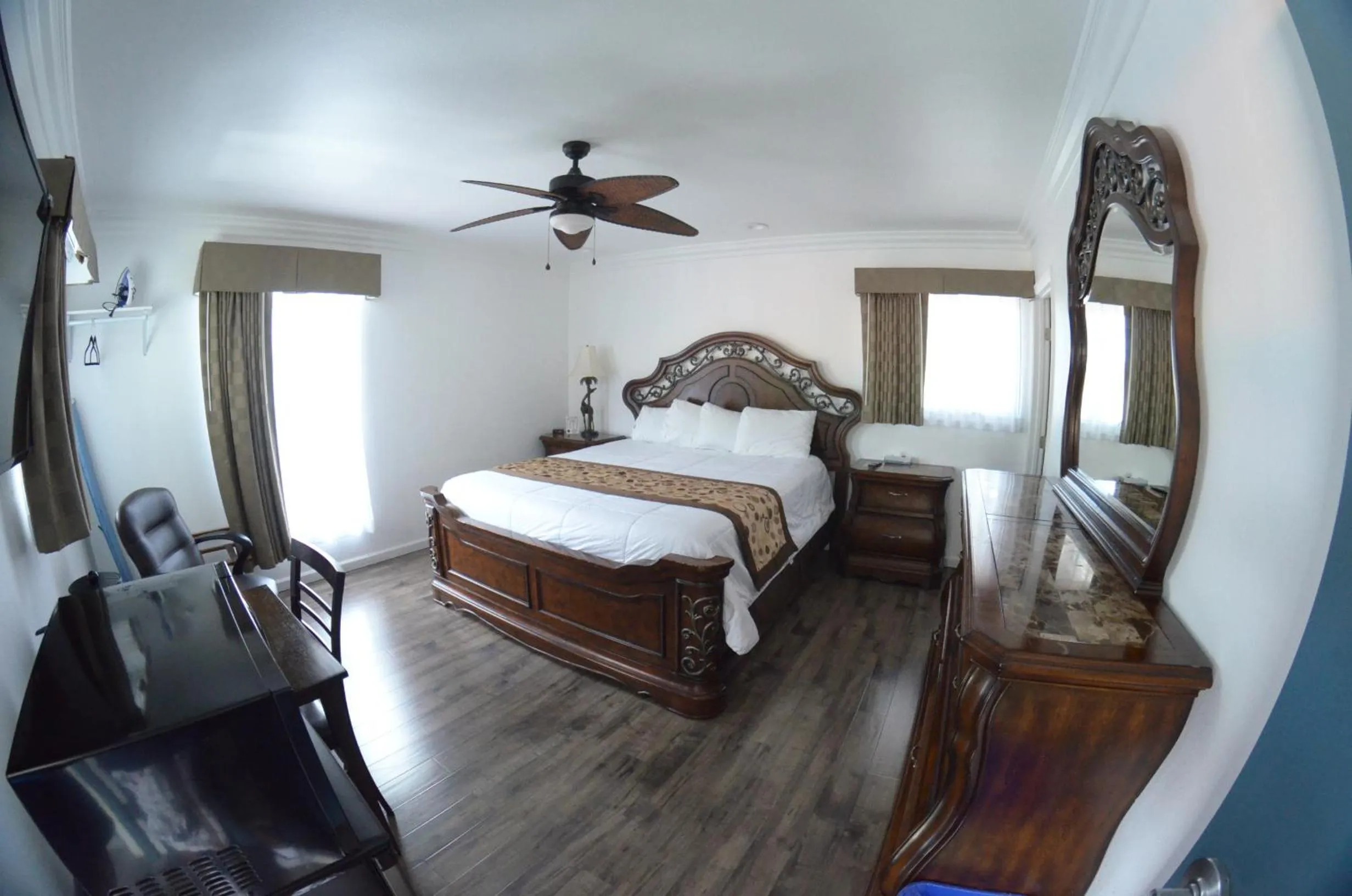 Day, Bed in Sunset Motel