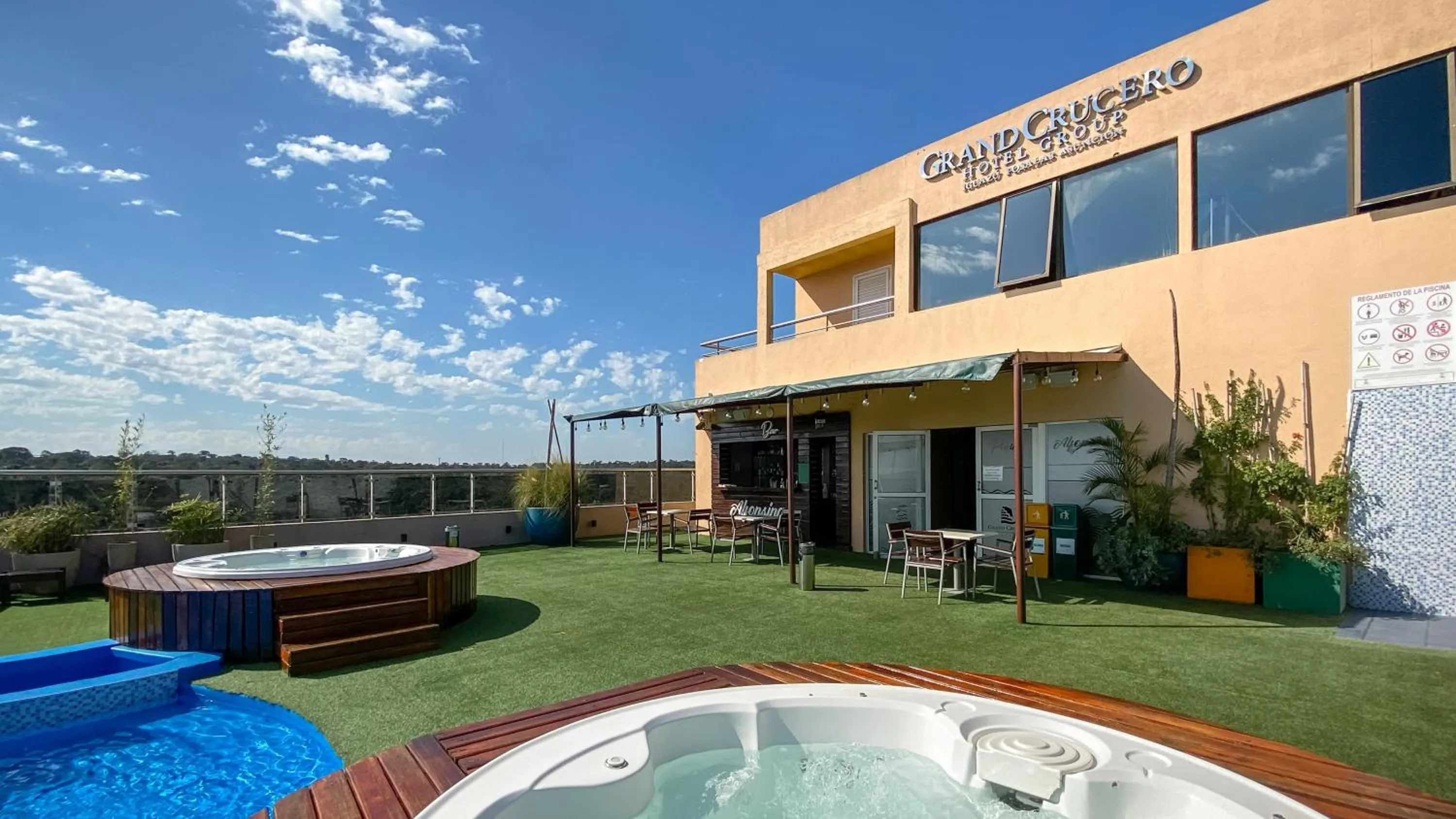 Pool view in Grand Crucero Hotel