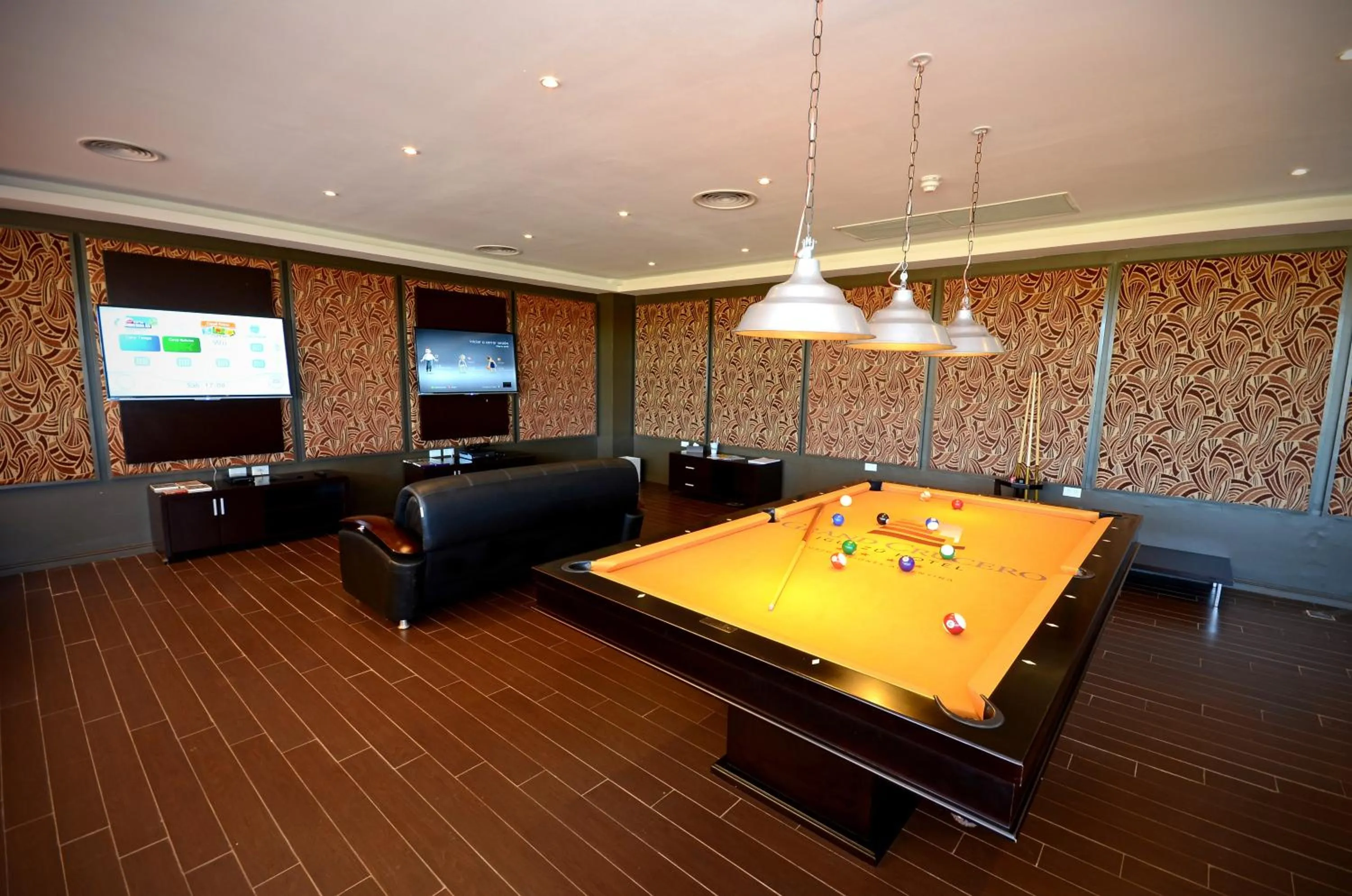 Billiard in Grand Crucero Hotel