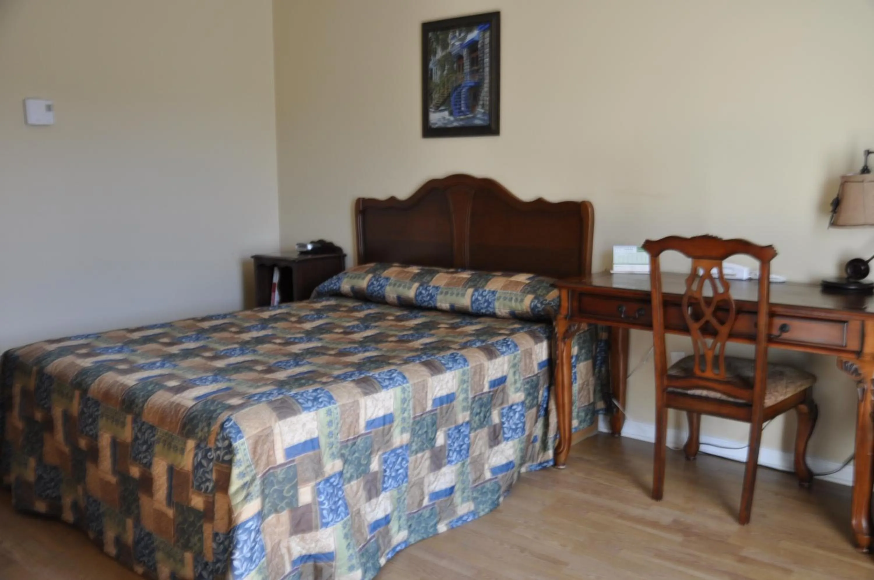 Bedroom, Bed in Motel les Pignons Verts