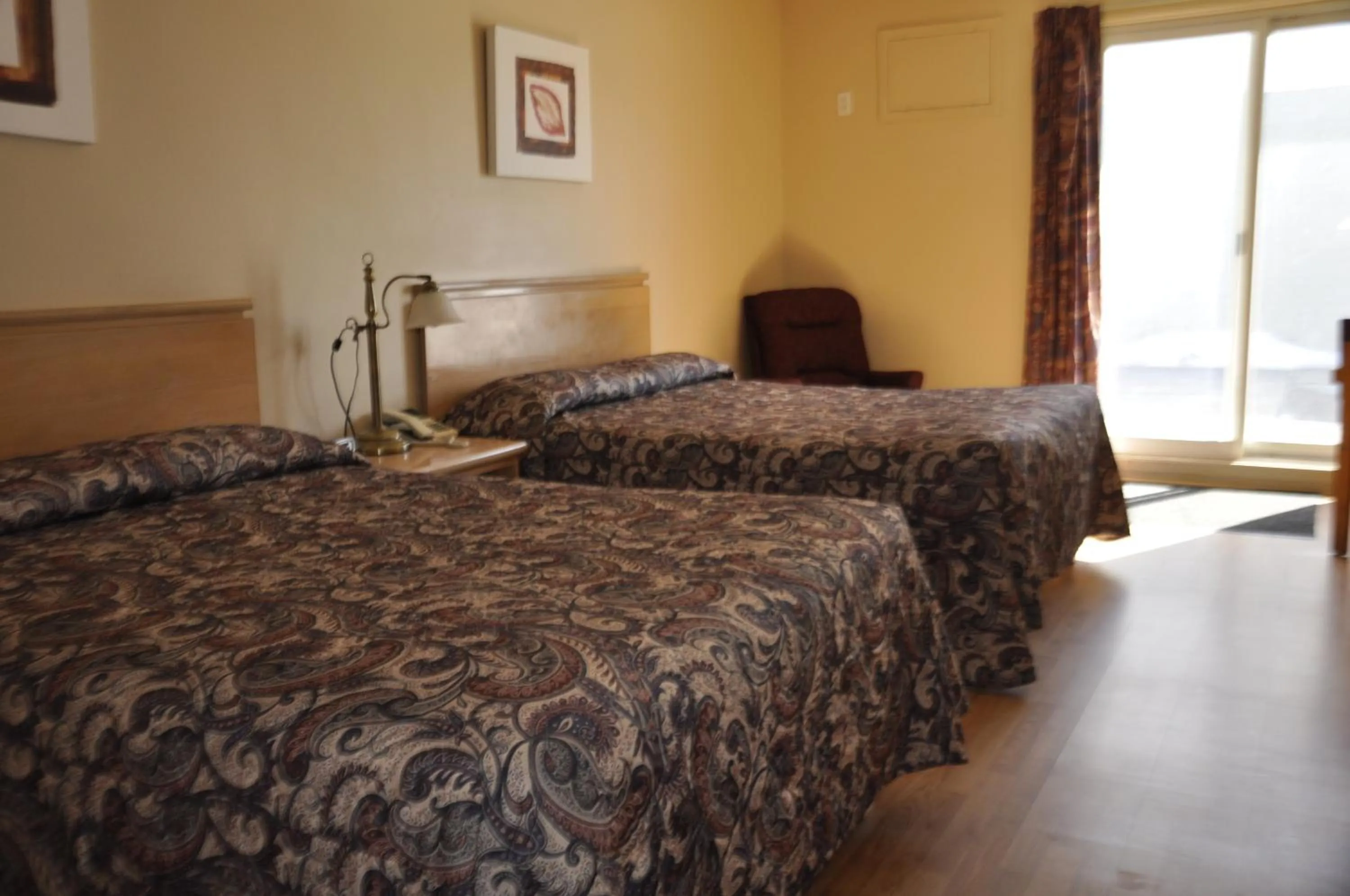 Bedroom, Bed in Motel les Pignons Verts