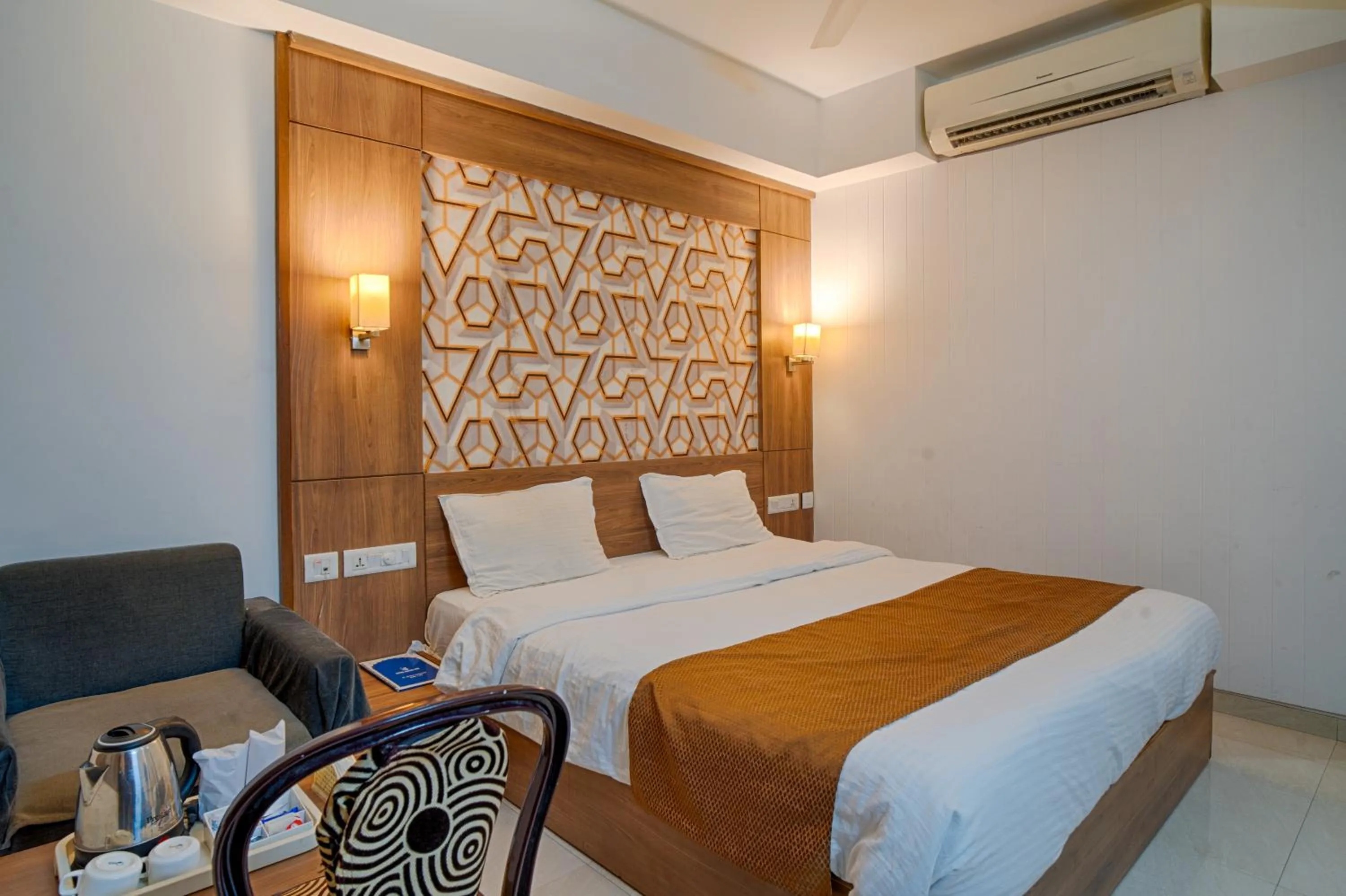 Bed in HOTEL SHITAL INN