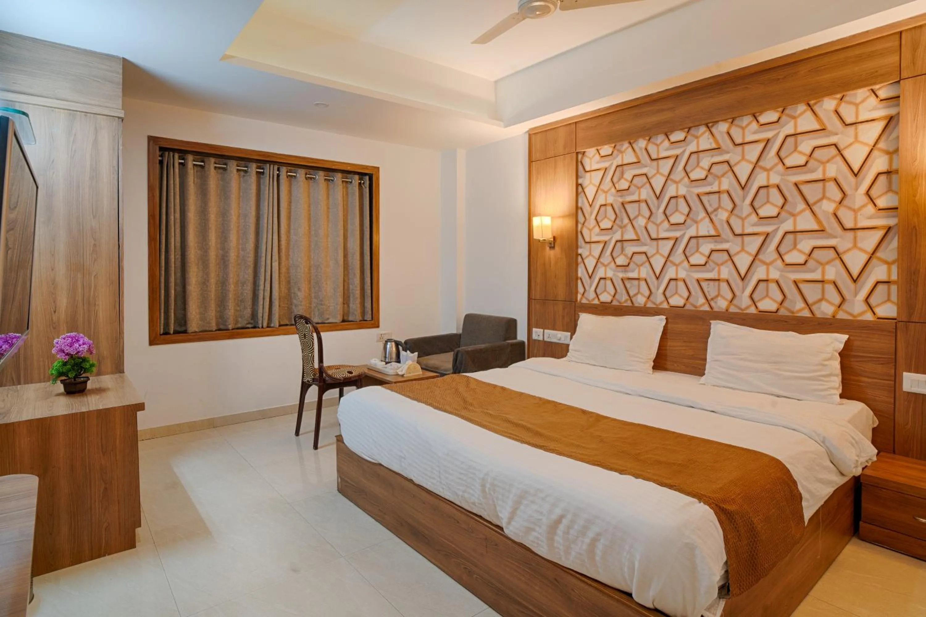 Bed in HOTEL SHITAL INN