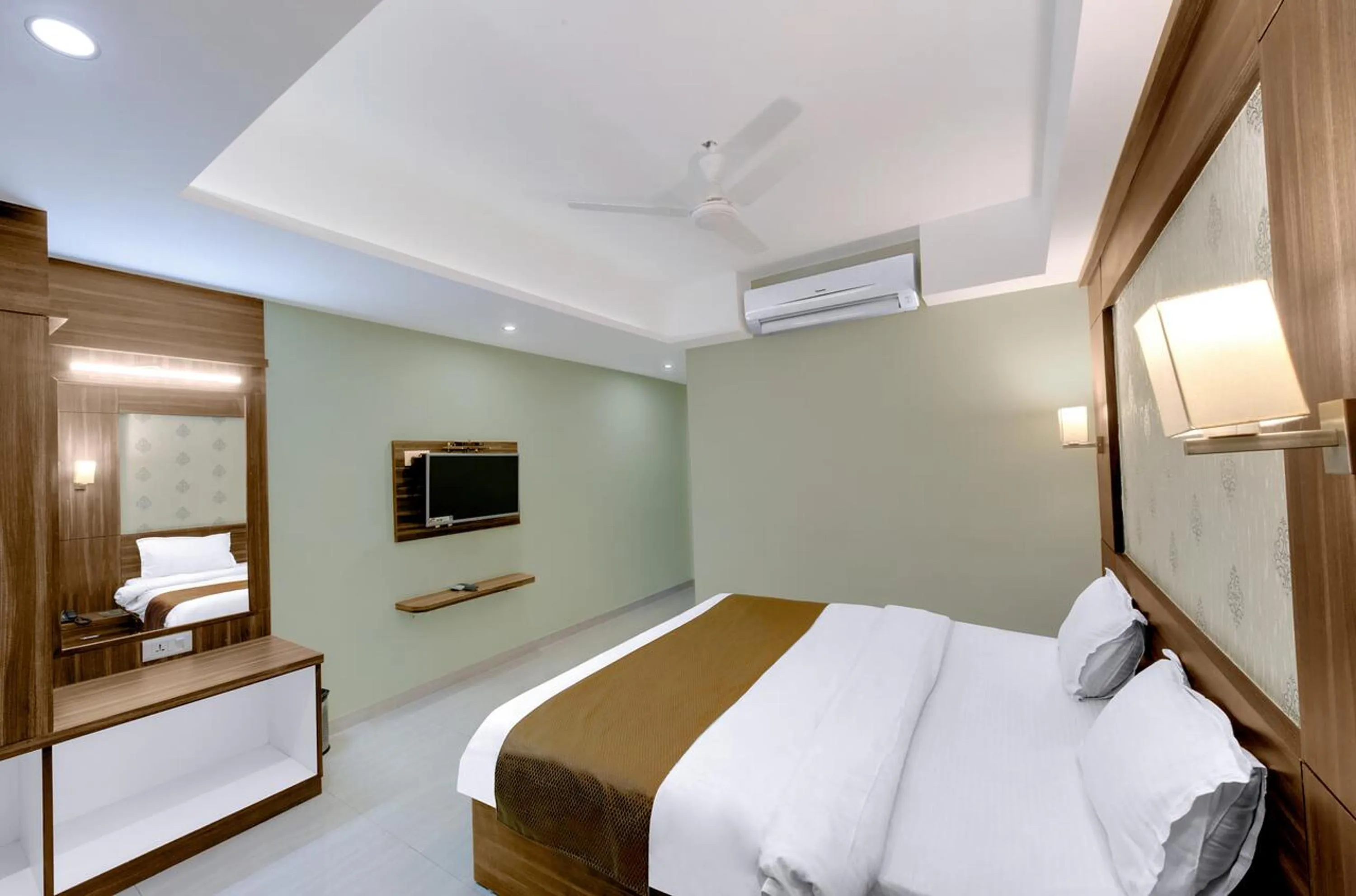 Bedroom, Bed in HOTEL SHITAL INN