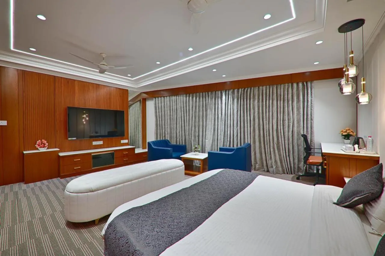 Bedroom, Bed in HOTEL SHITAL INN