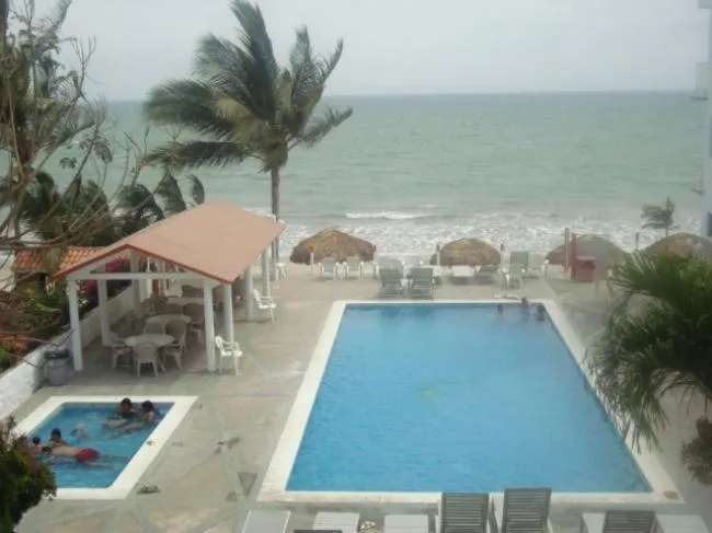 Swimming pool in Hotel y Suites Corita