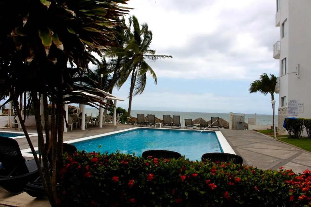 Hotel y Suites Corita