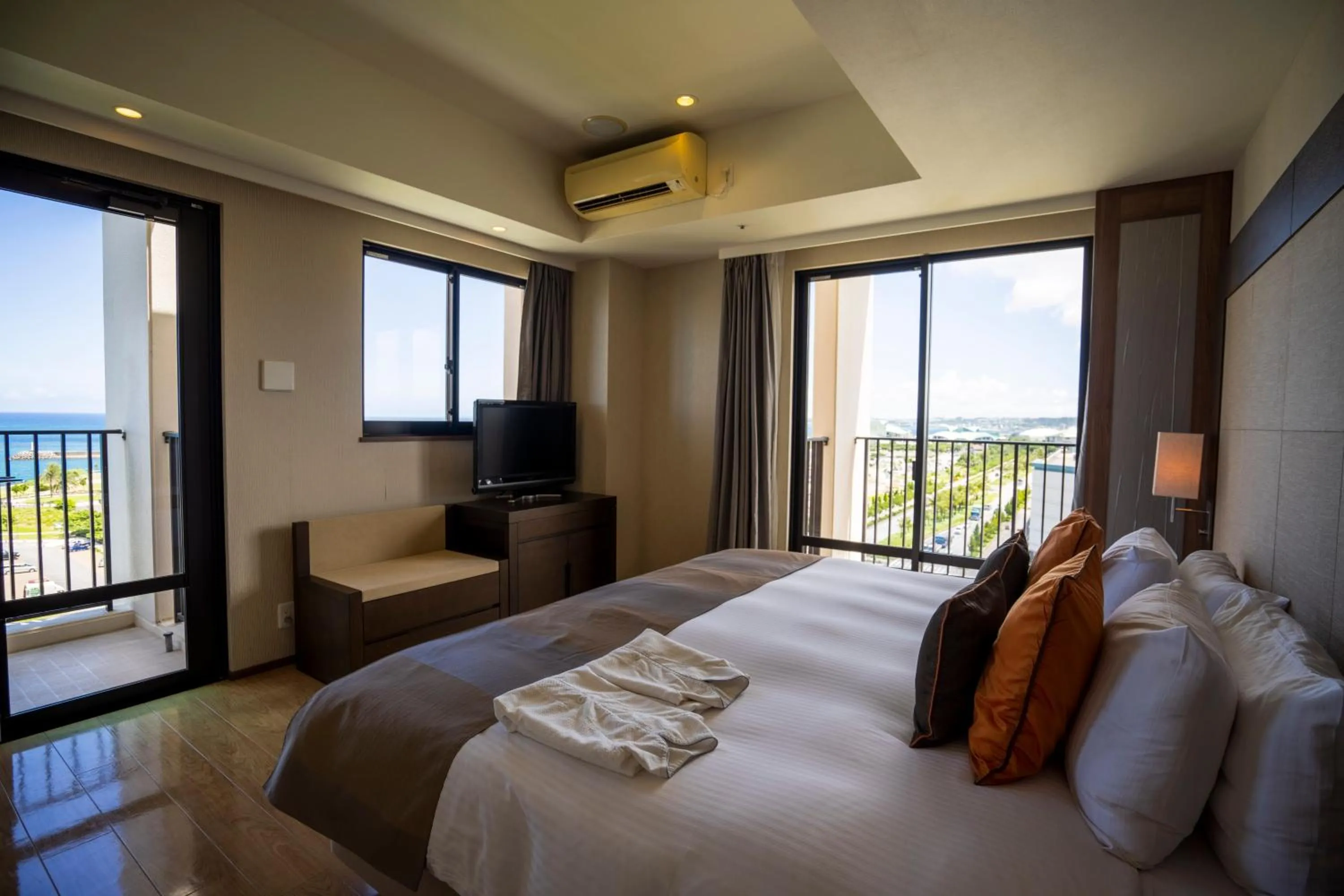 Bed in Moon Ocean Ginowan Hotel & Residence