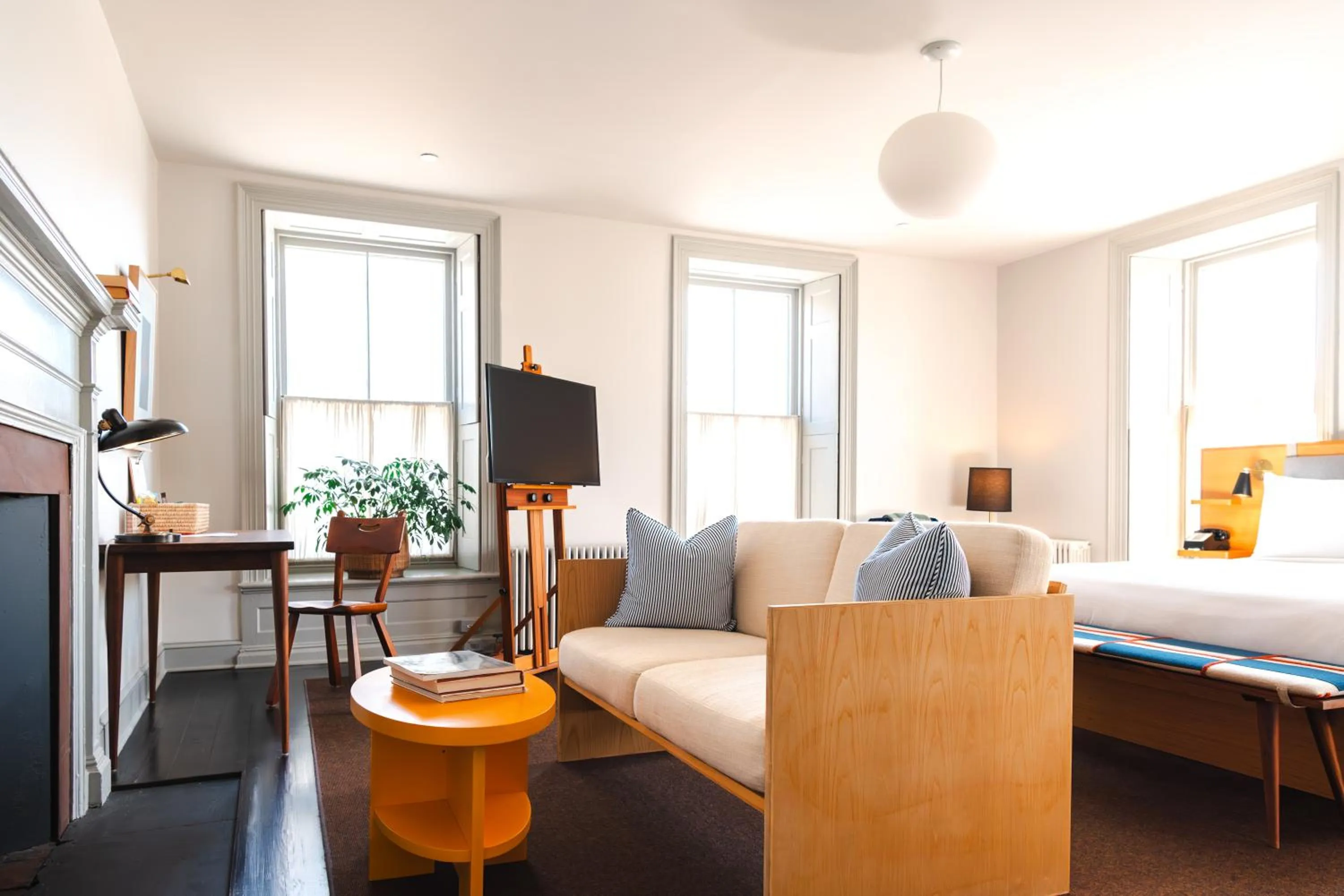 Bed in Hotel Kinsley