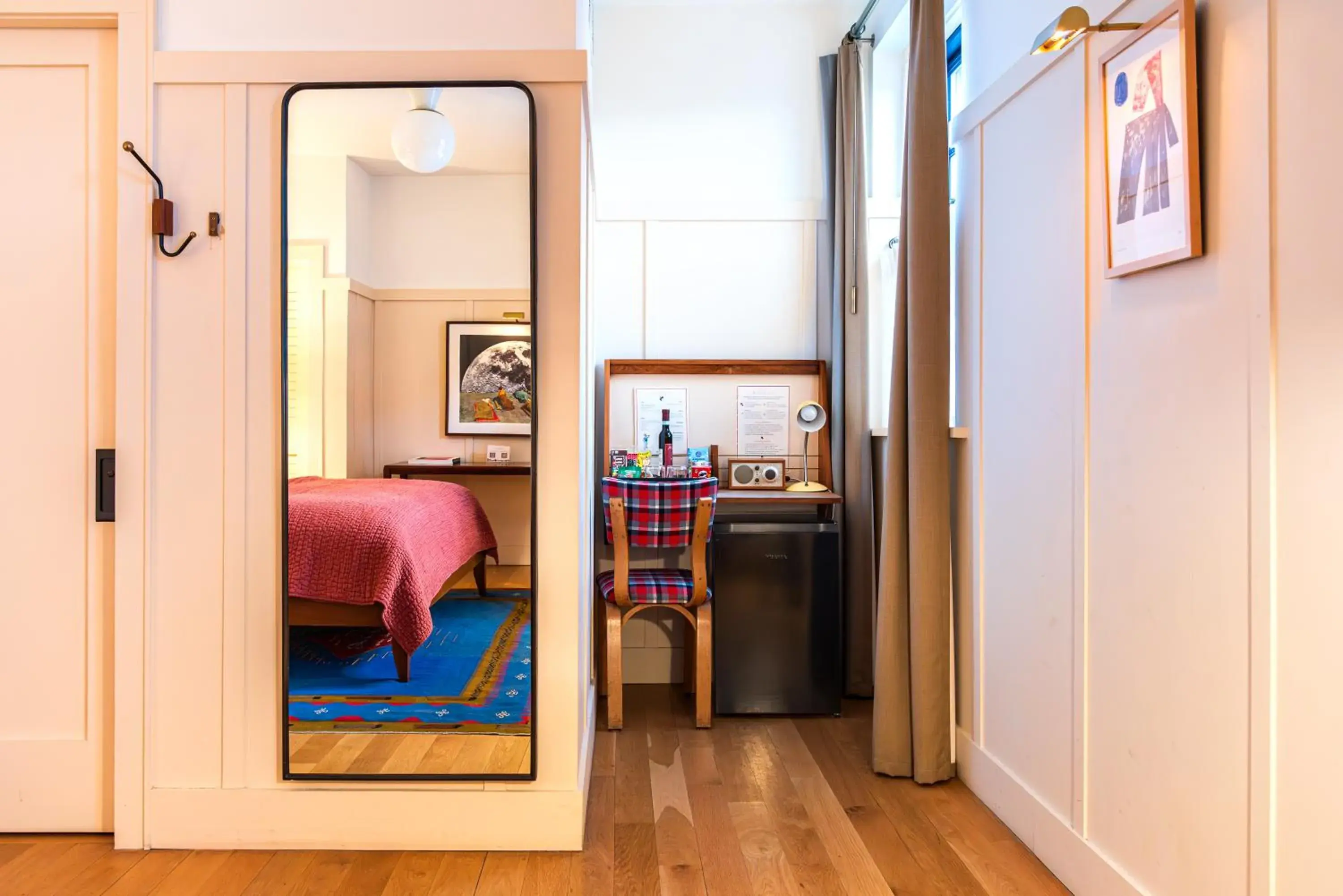 Bed in Hotel Kinsley Bed in Hotel Kinsley