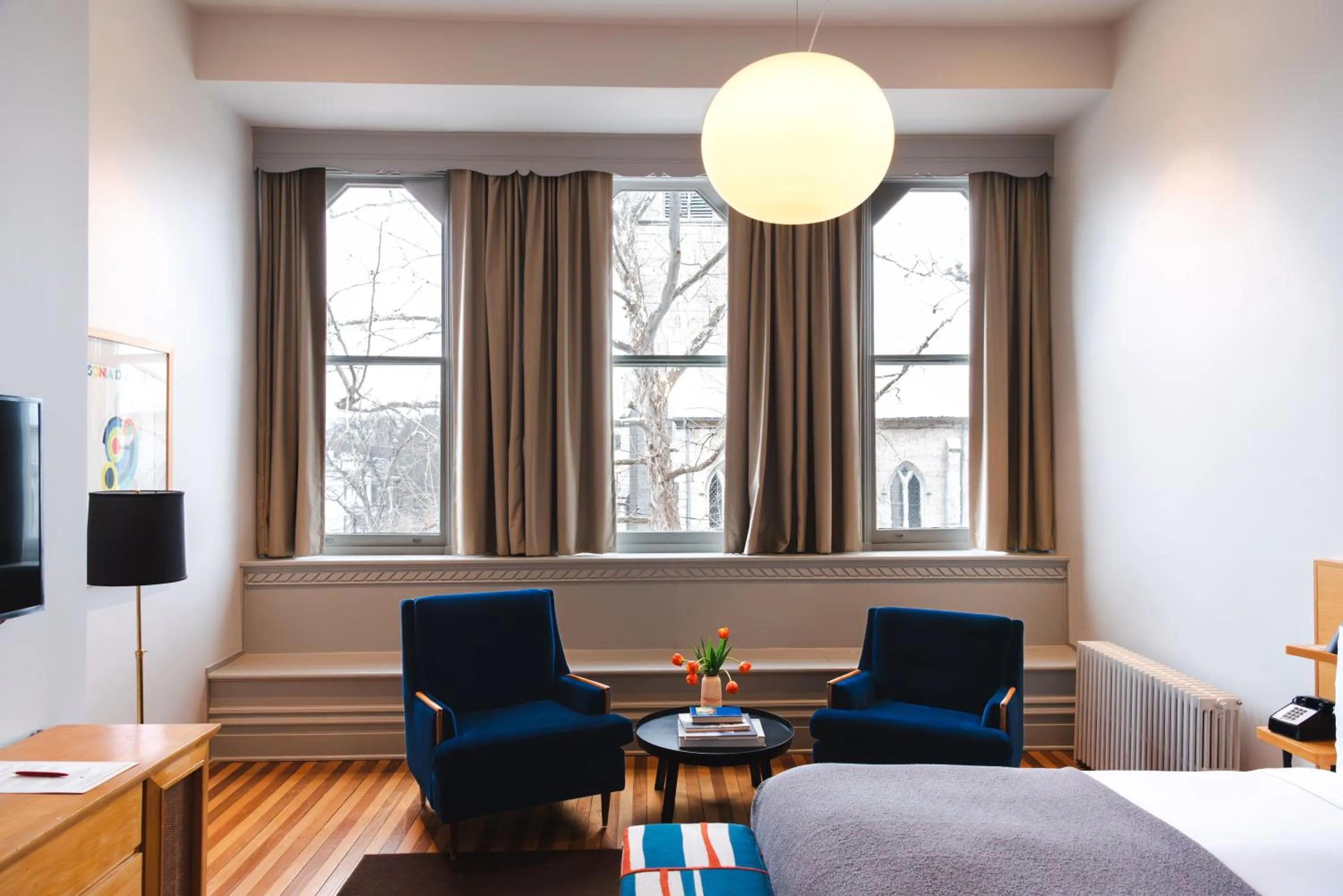 Bed in Hotel Kinsley