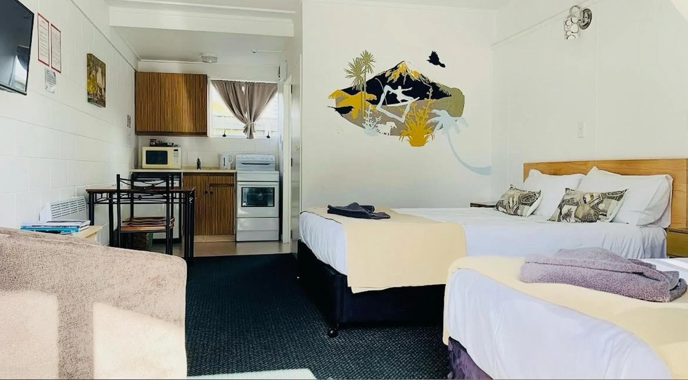 Photo of the whole room, Bed in Alpha Motor Inn